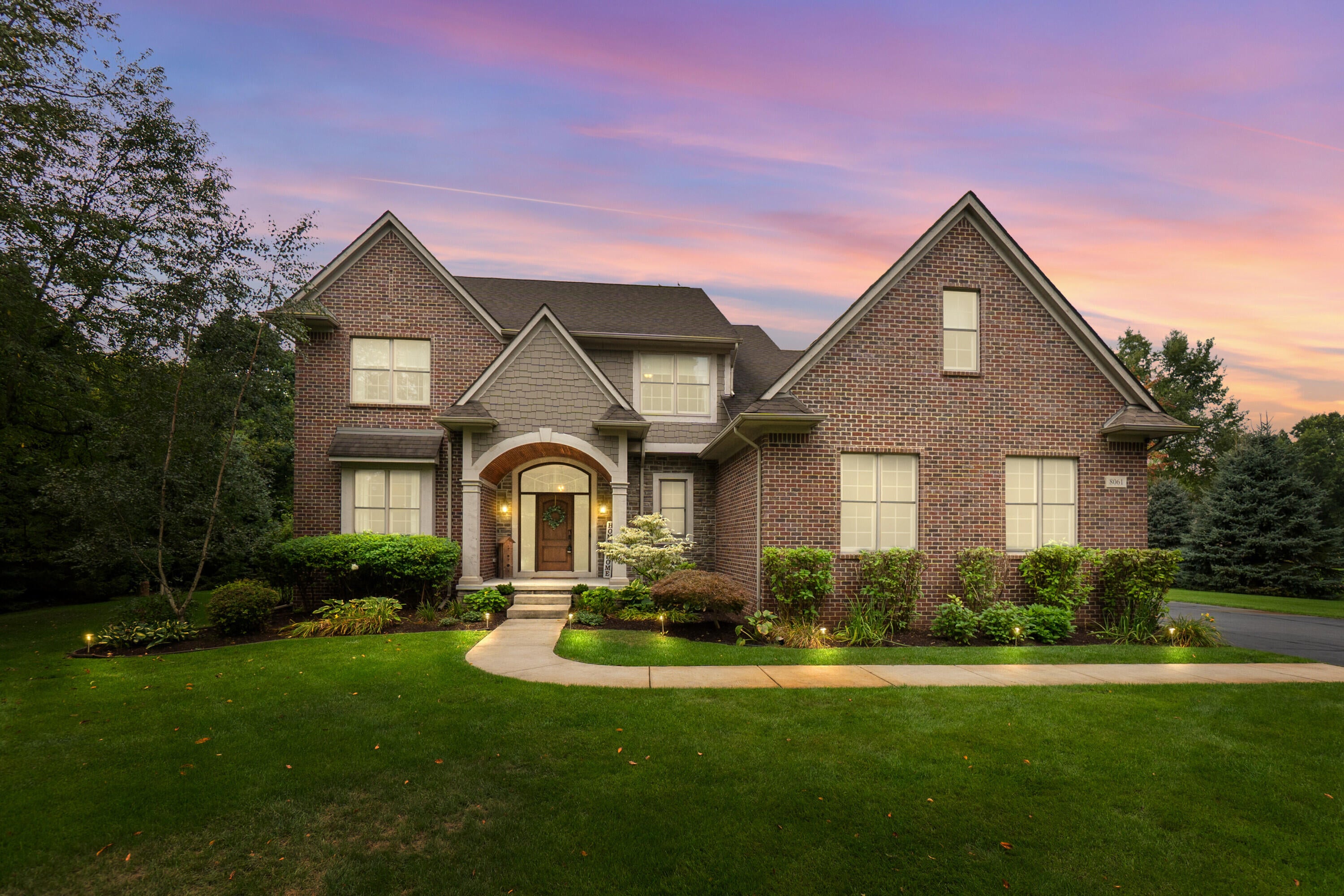 8061 Pine Ridge Court — photo