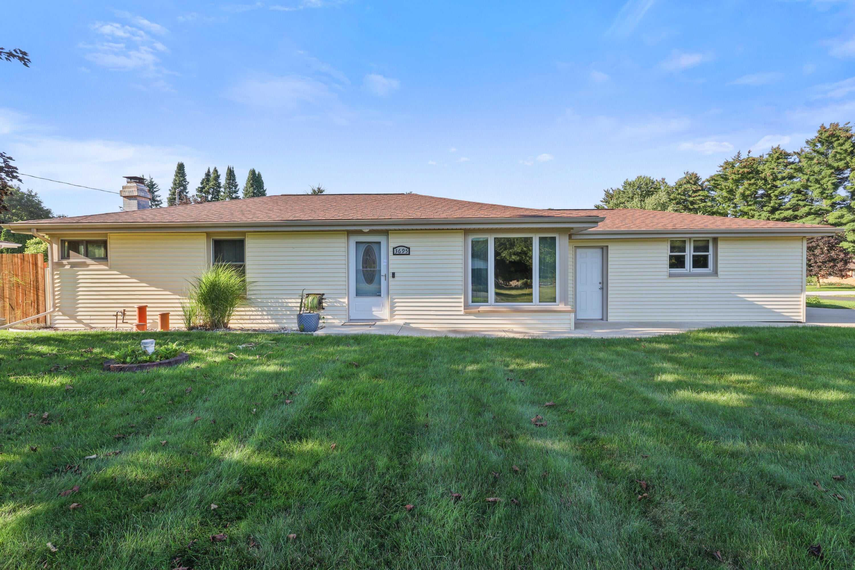 3695 Pinto Road — photo
