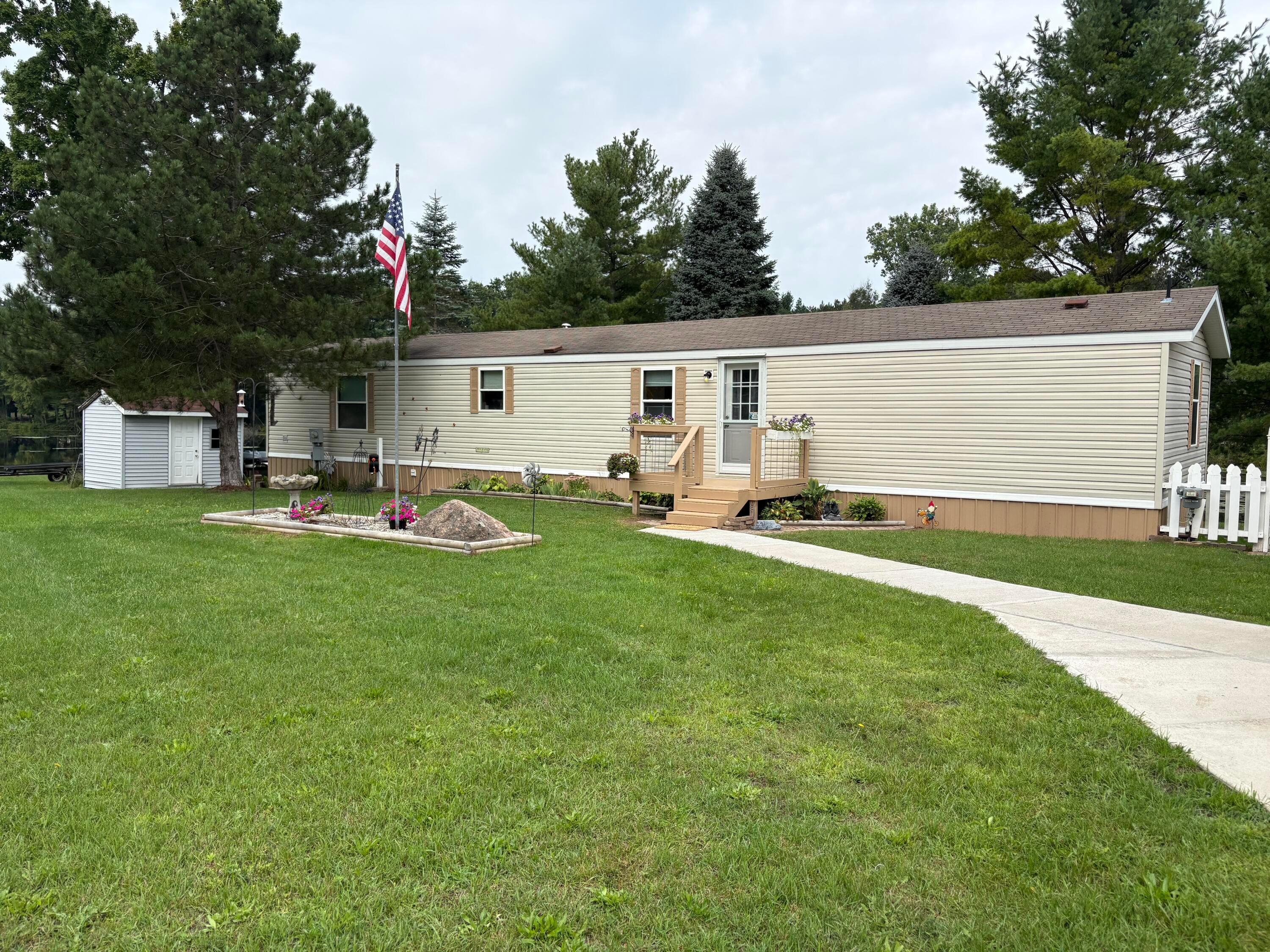 1455 Eldon Court — photo