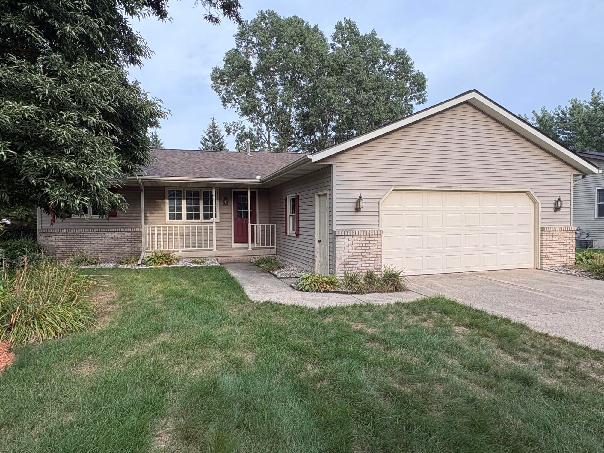 7446 Woodside Drive — photo