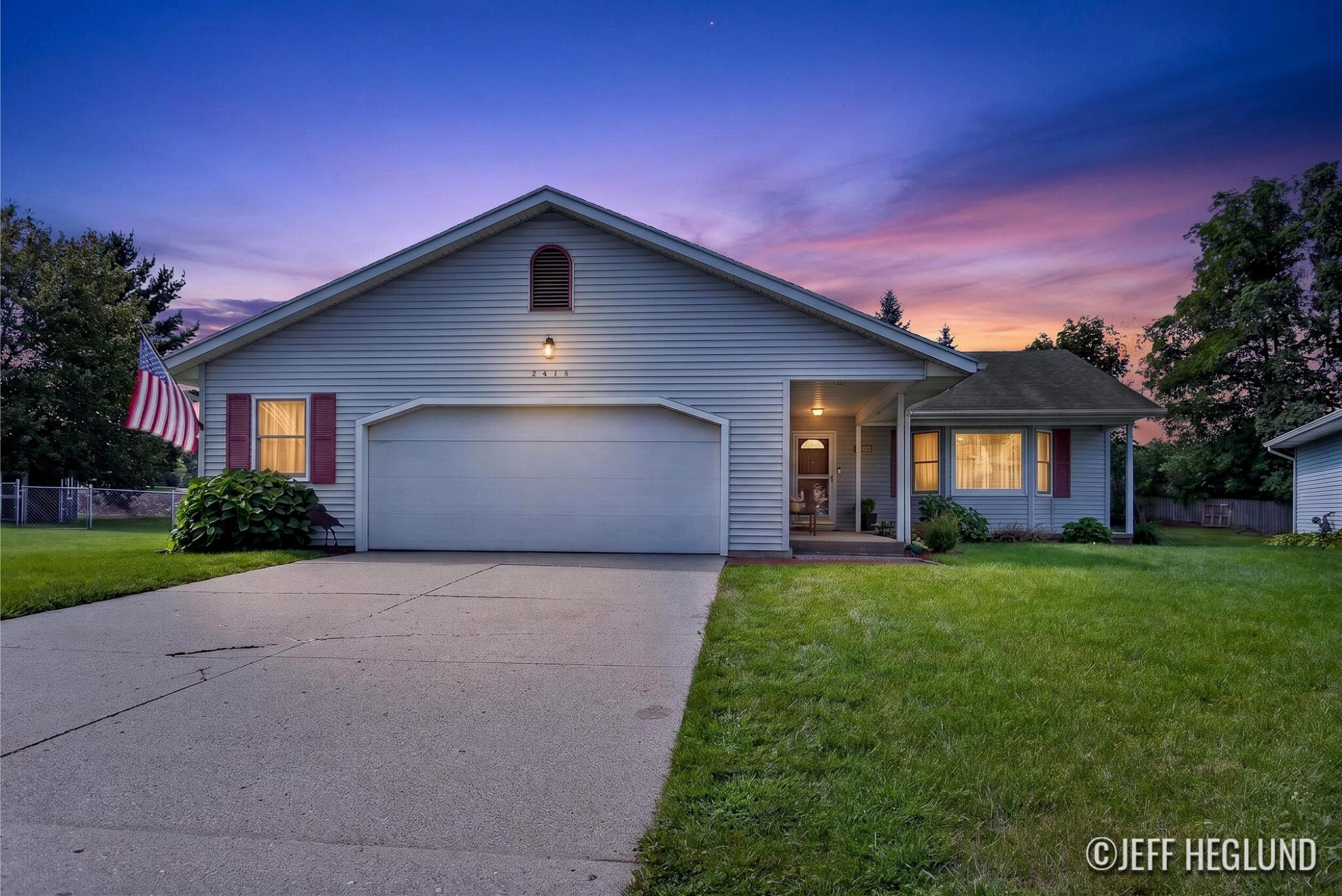 2416 Dewberry Drive NE — photo