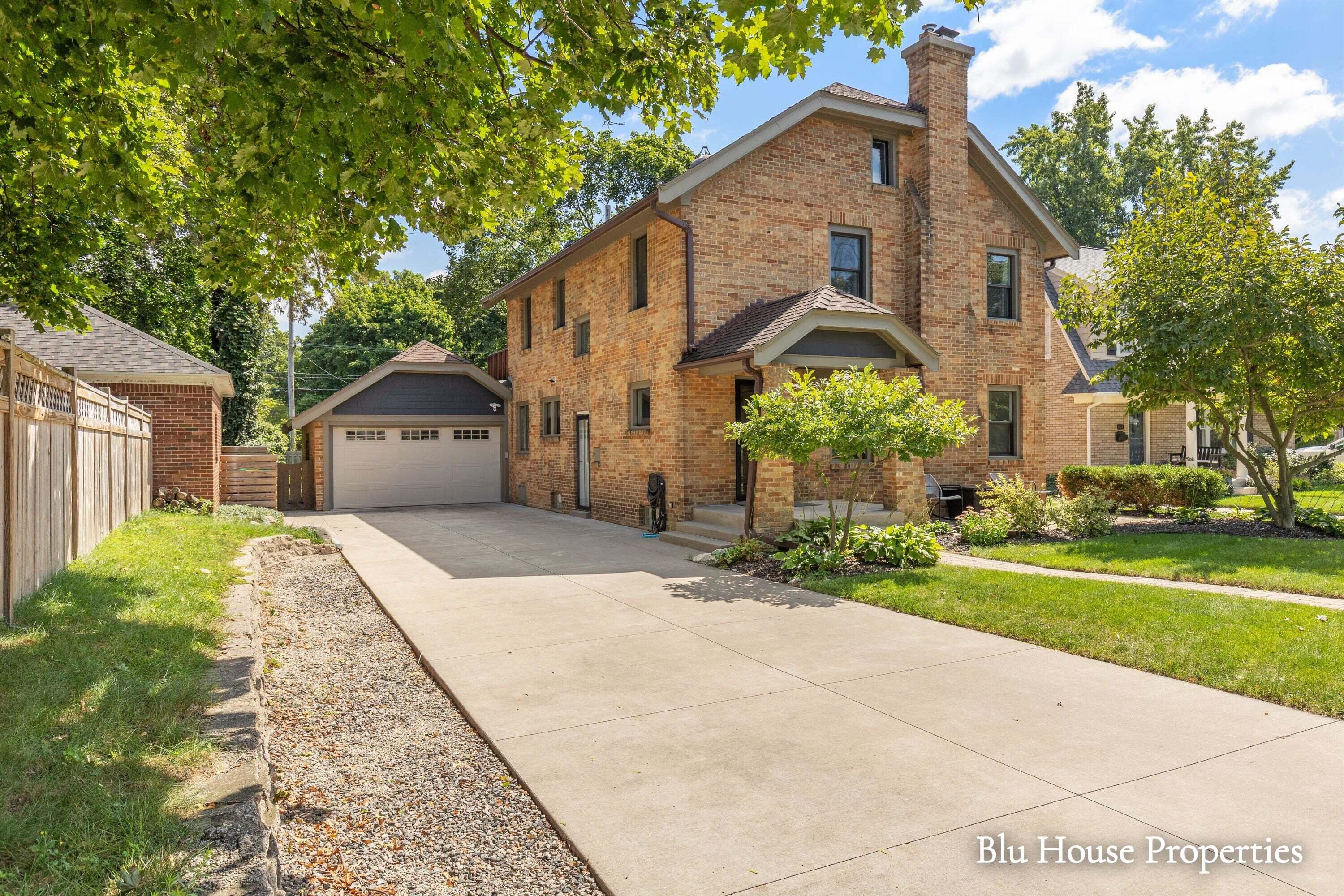 1024 Cadillac Drive SE — photo