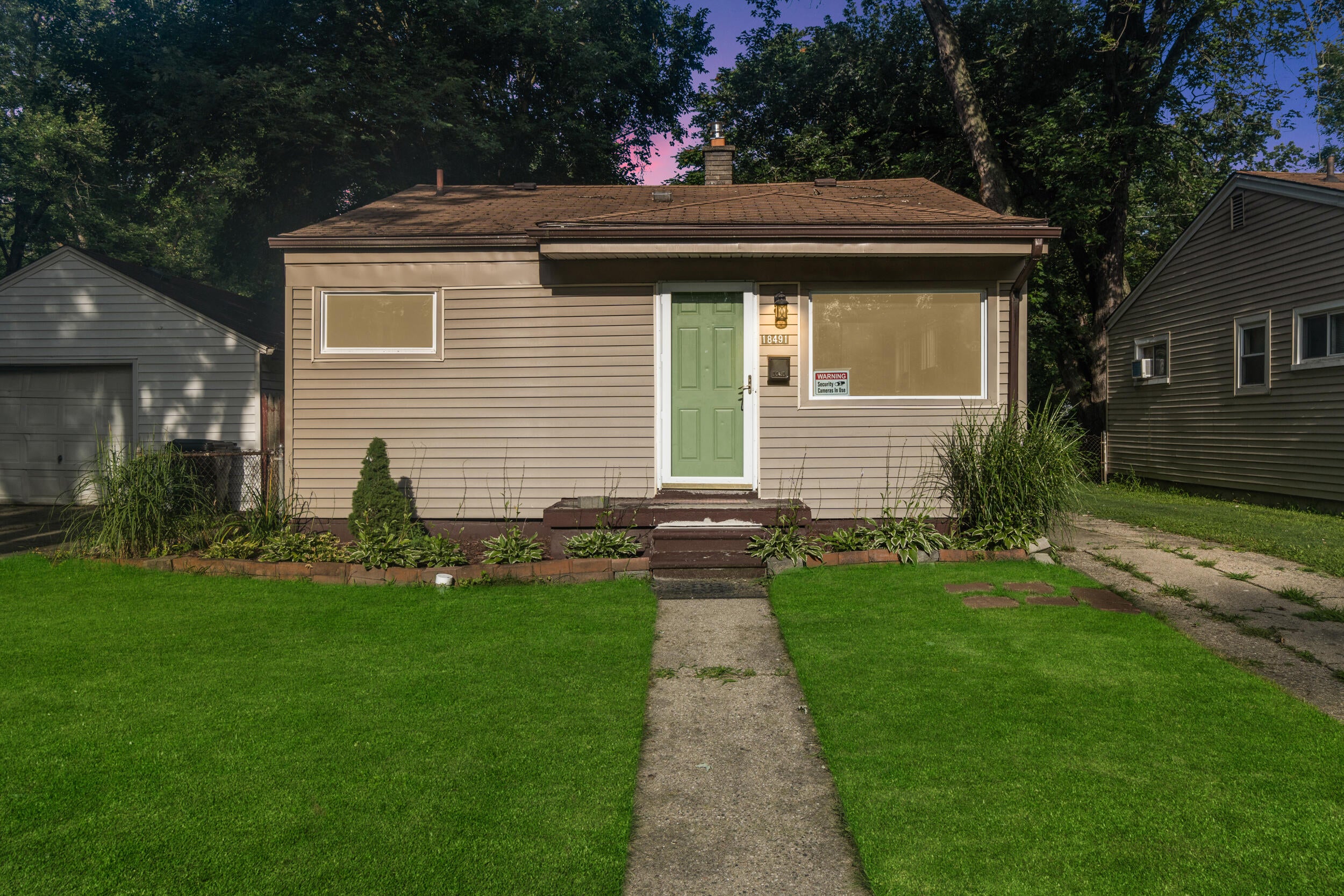 18491 Brady — photo