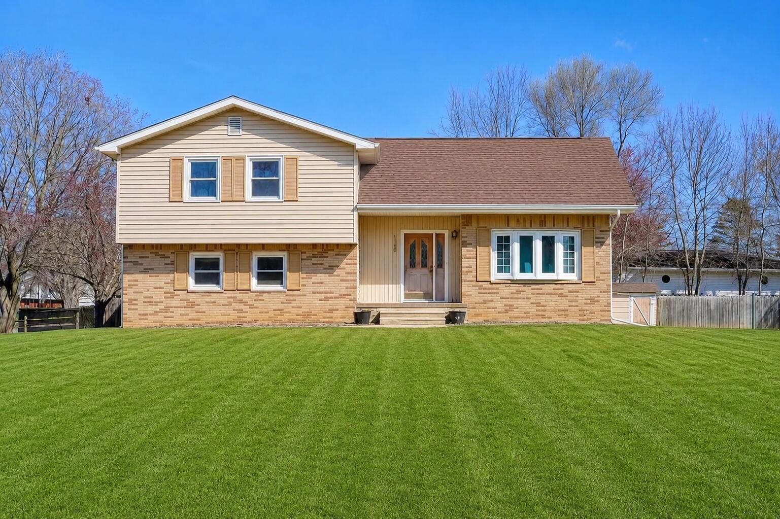 1190 Ferndale Road — photo