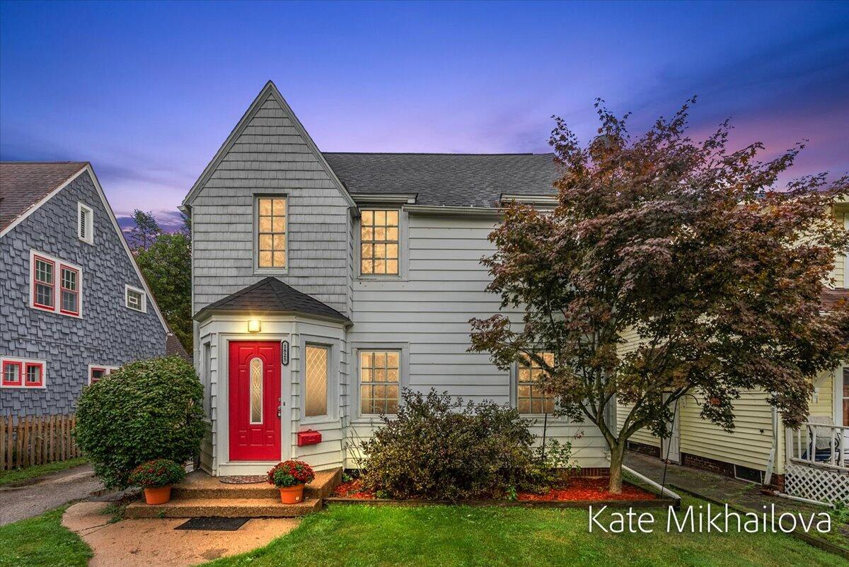 1825 Oakland Drive — photo