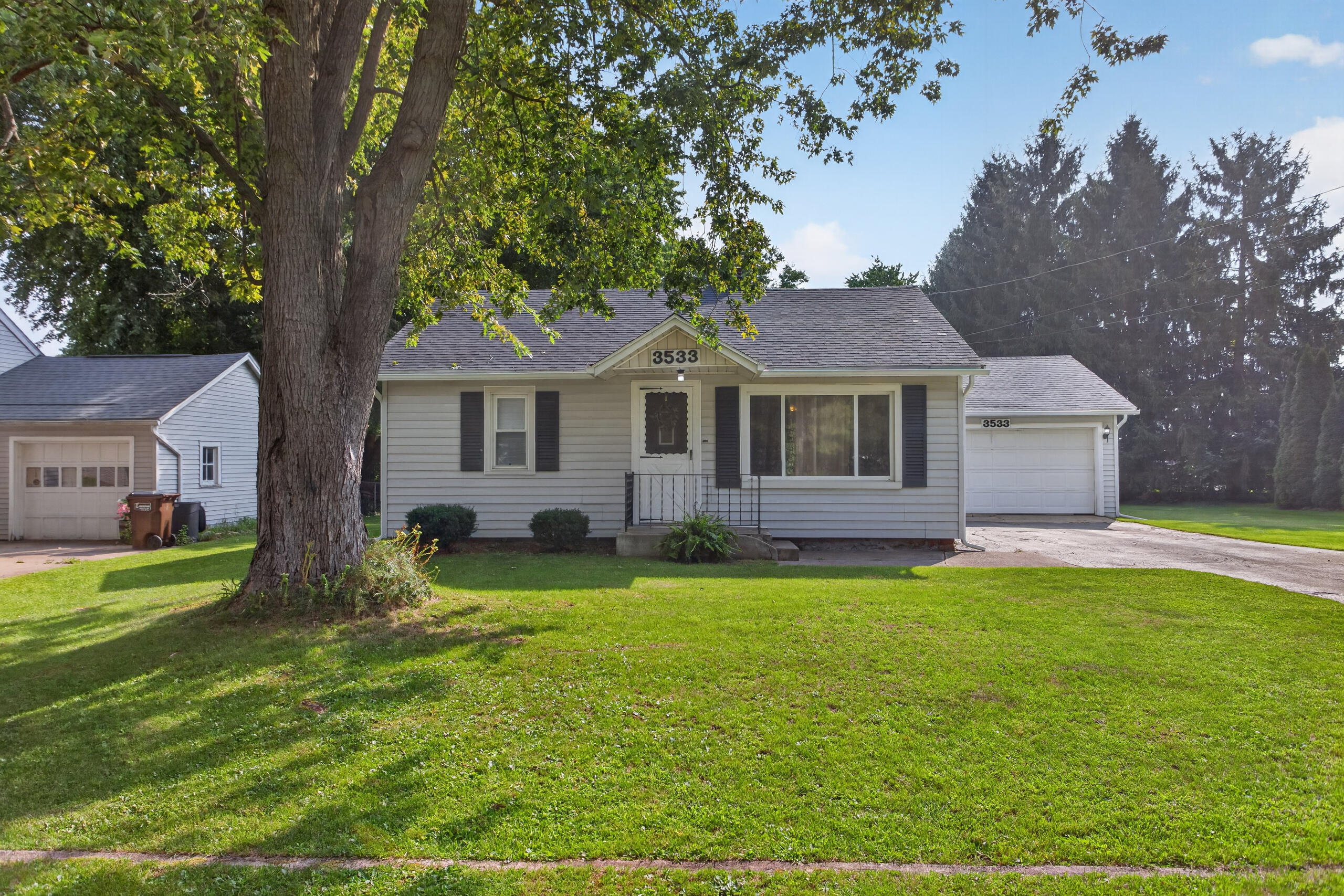 3533 E Gordon Drive — photo
