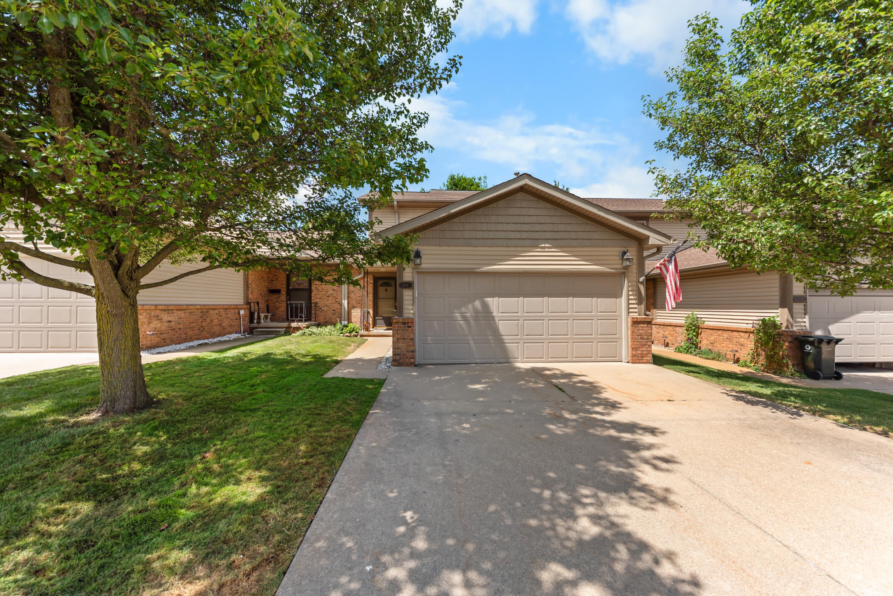 908 Moore Drive — photo