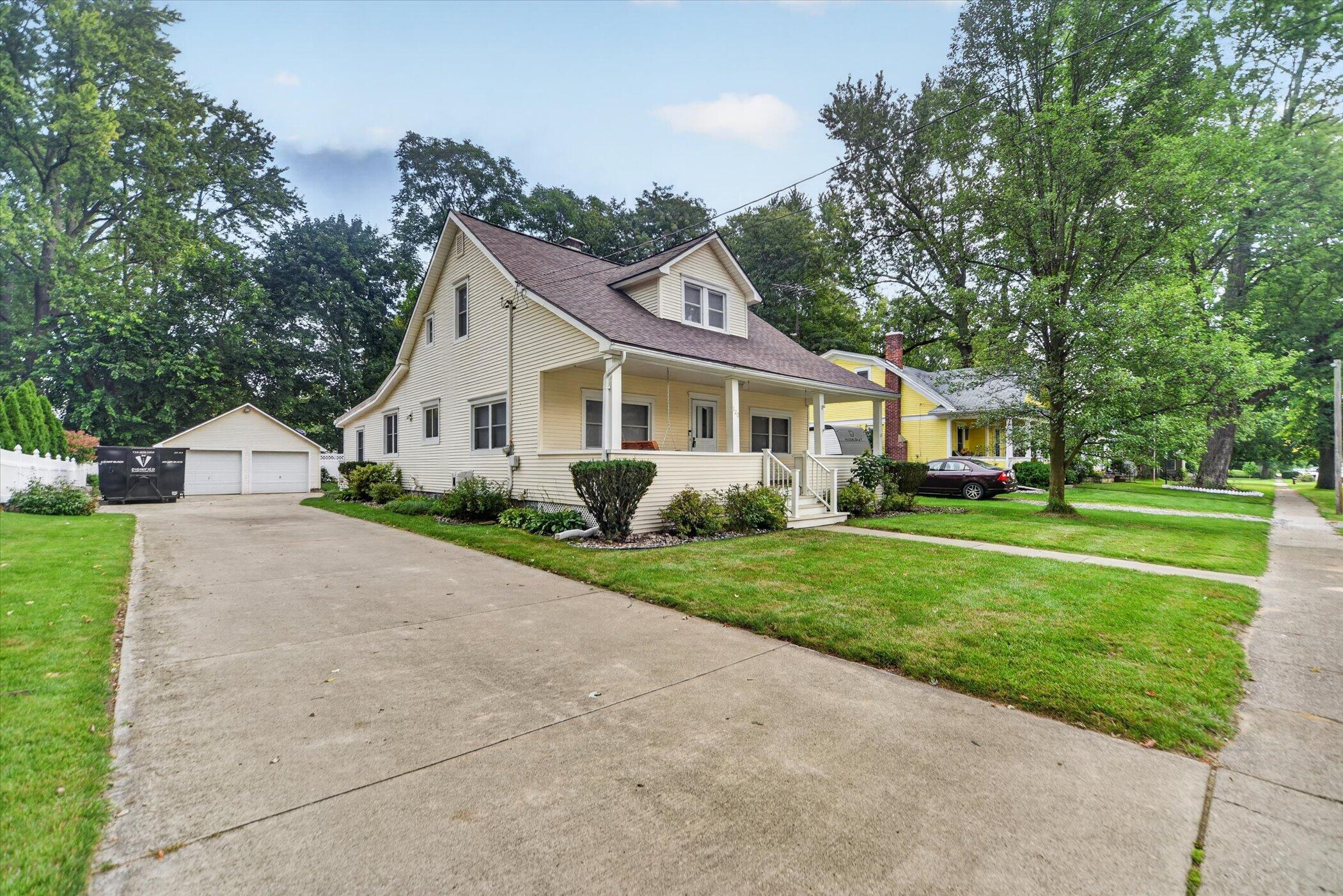 320 W Elizabeth Street — photo