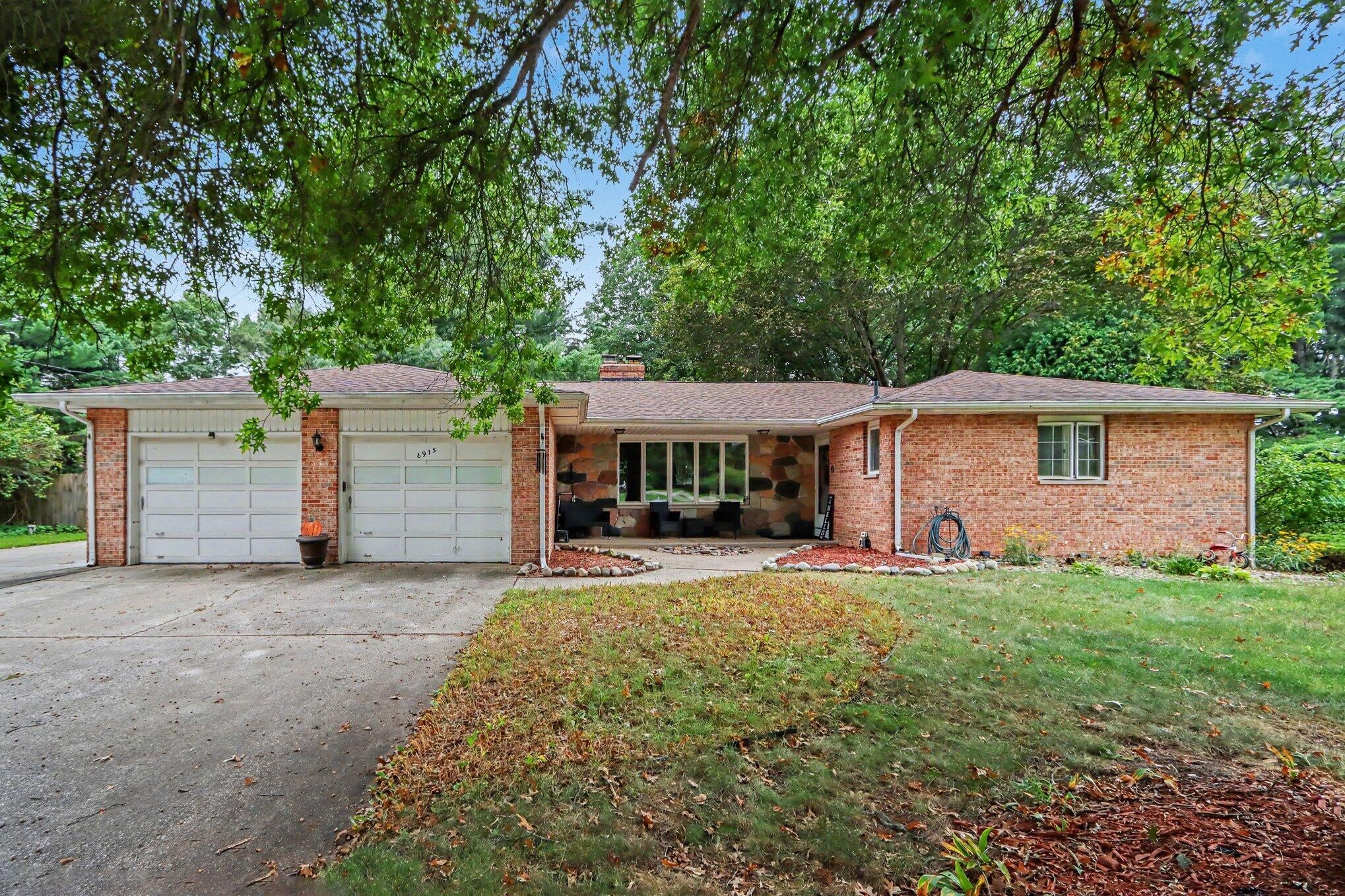 6915 Springbrook Lane — photo