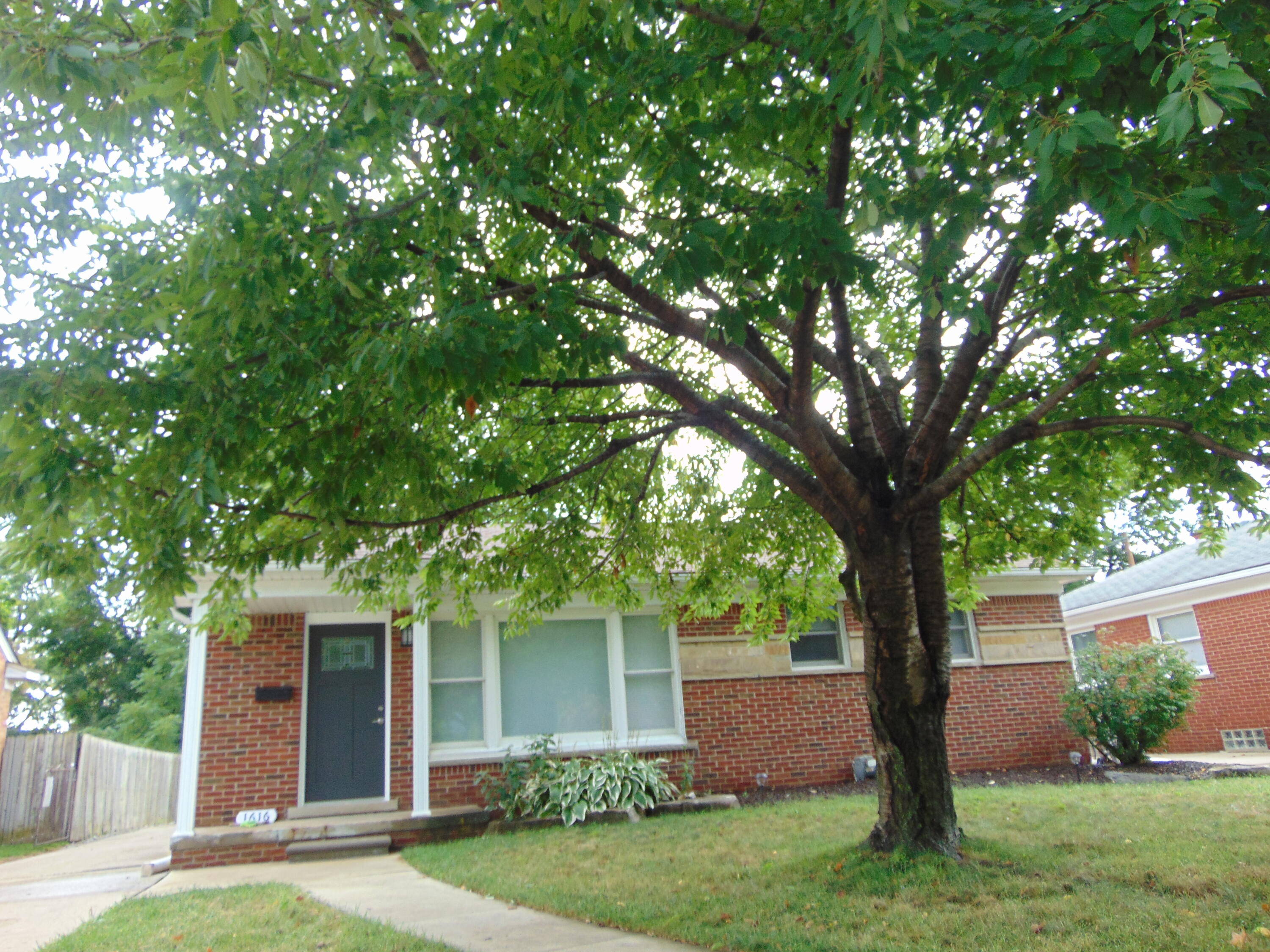1616 Genesee Drive — photo