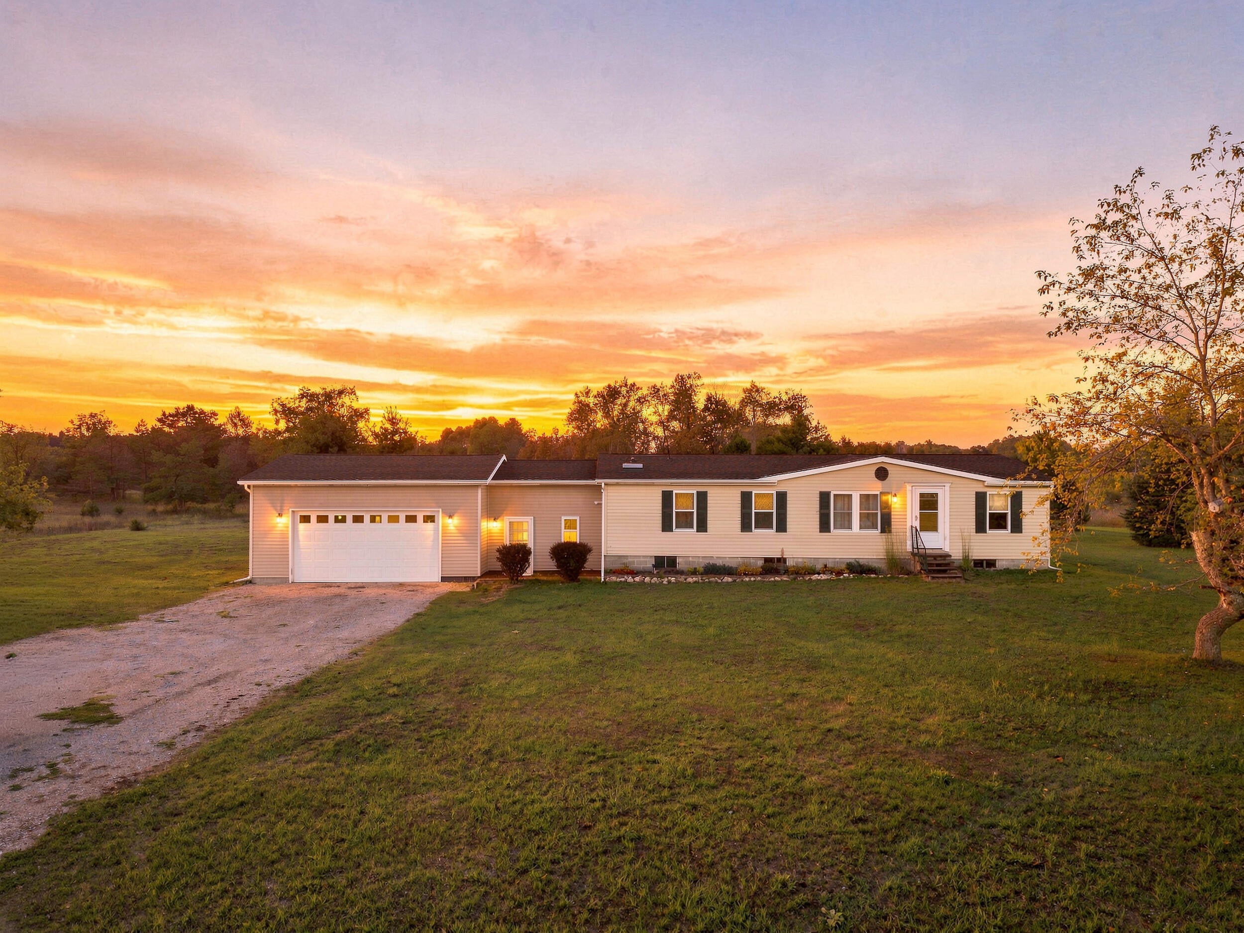 3067 170th Avenue — photo