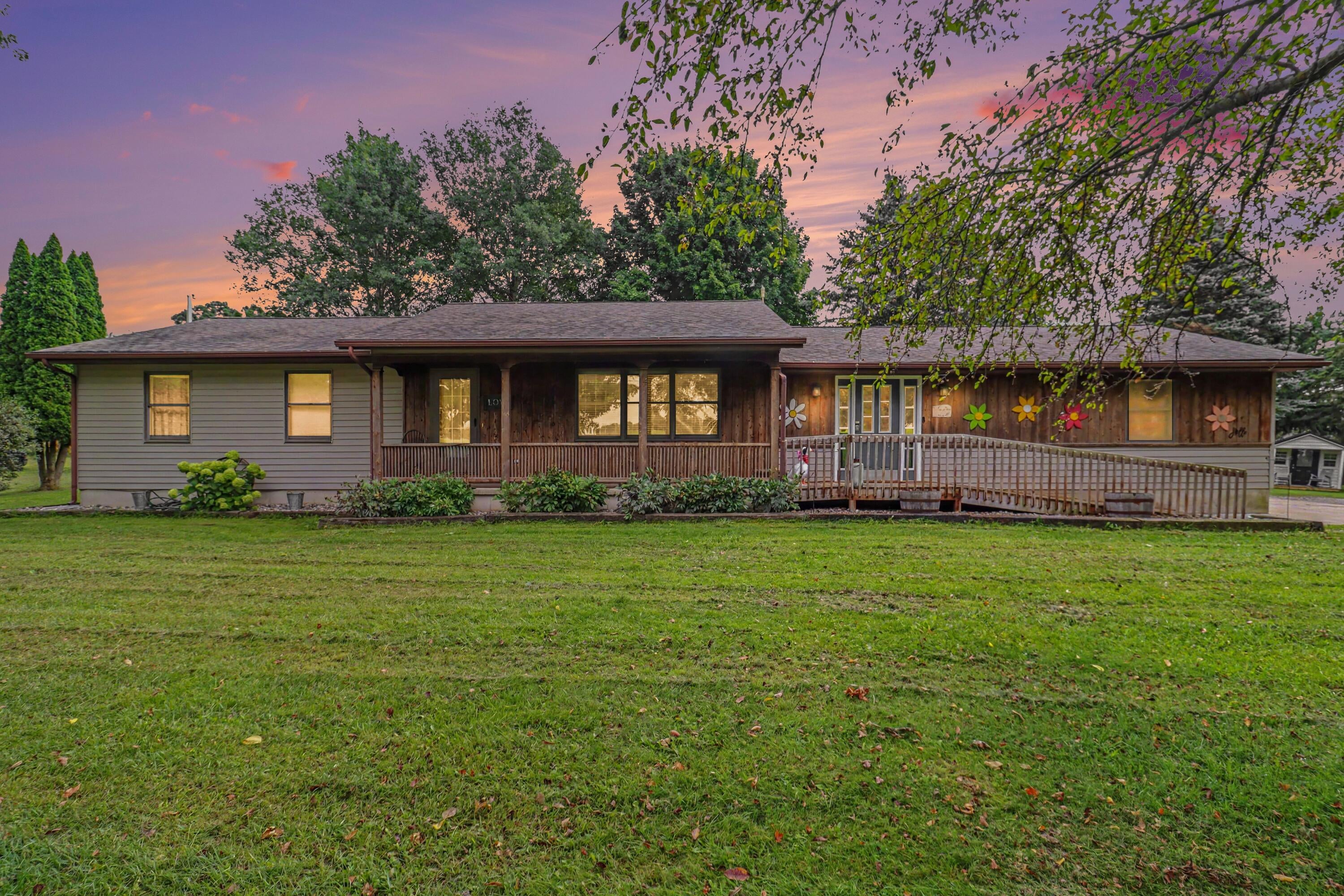 3696 N Holland Road — photo