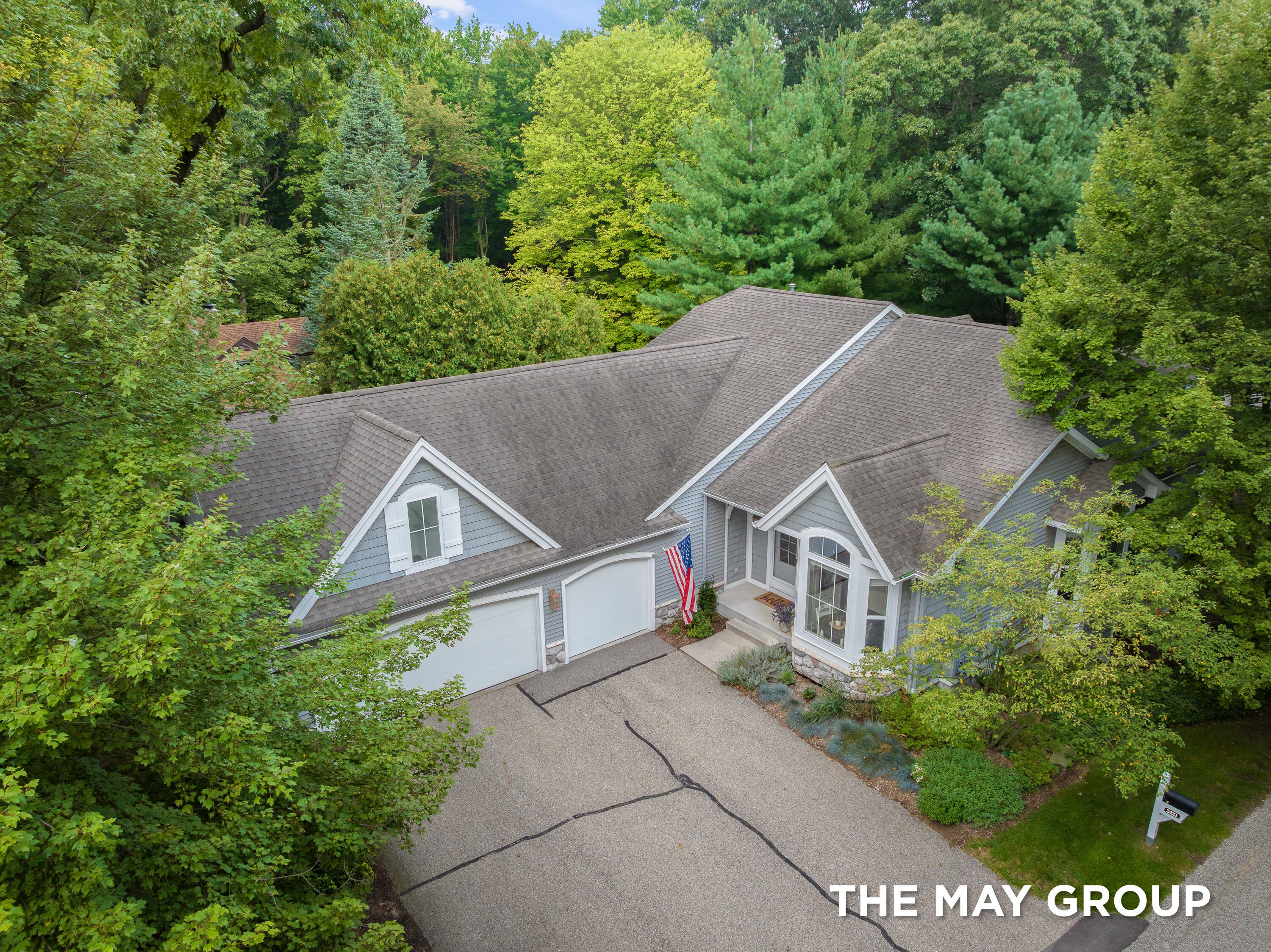 2431 Summit Ridge Drive NE — photo