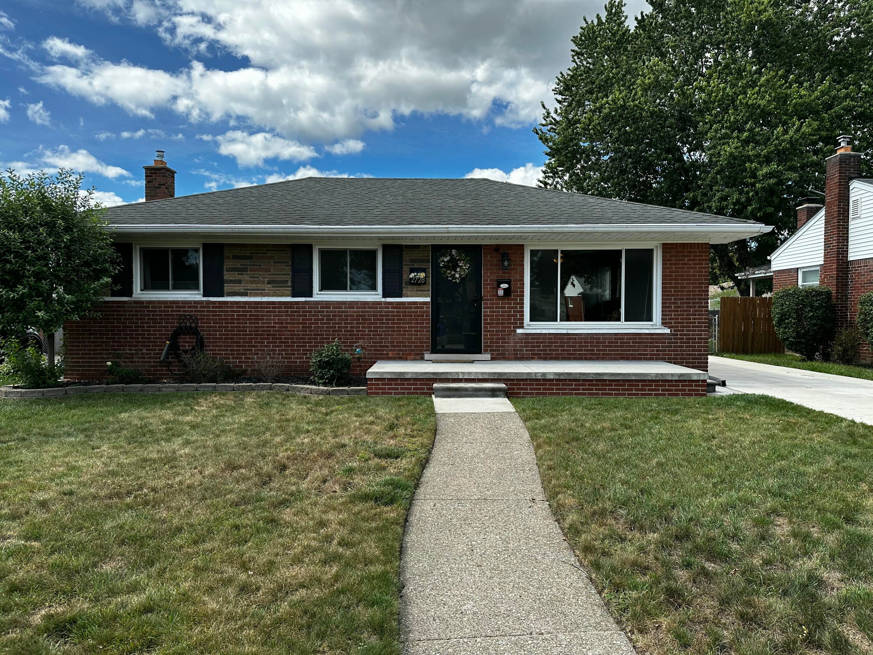 2728 Pinetree Drive — photo