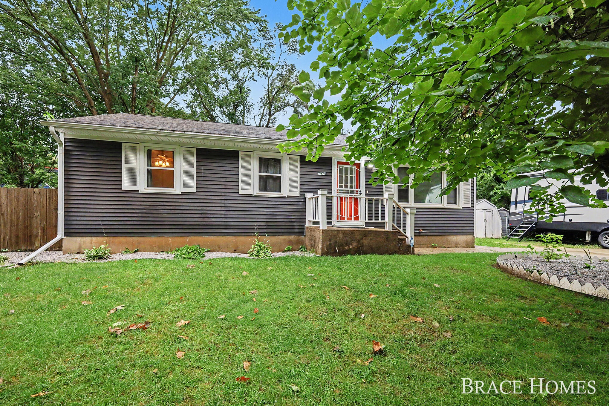 7575 Regal Avenue SE — photo