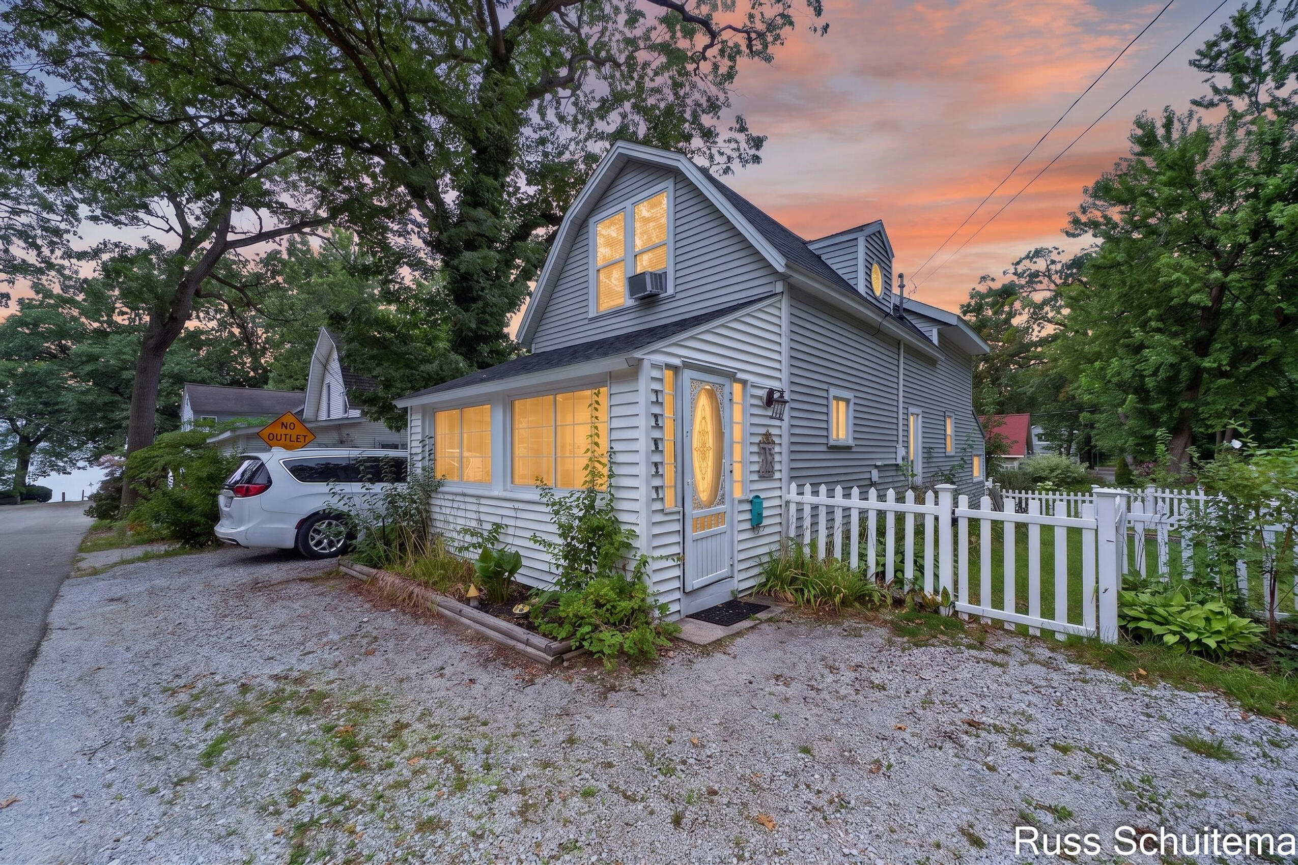 15831 Cherry Street — photo
