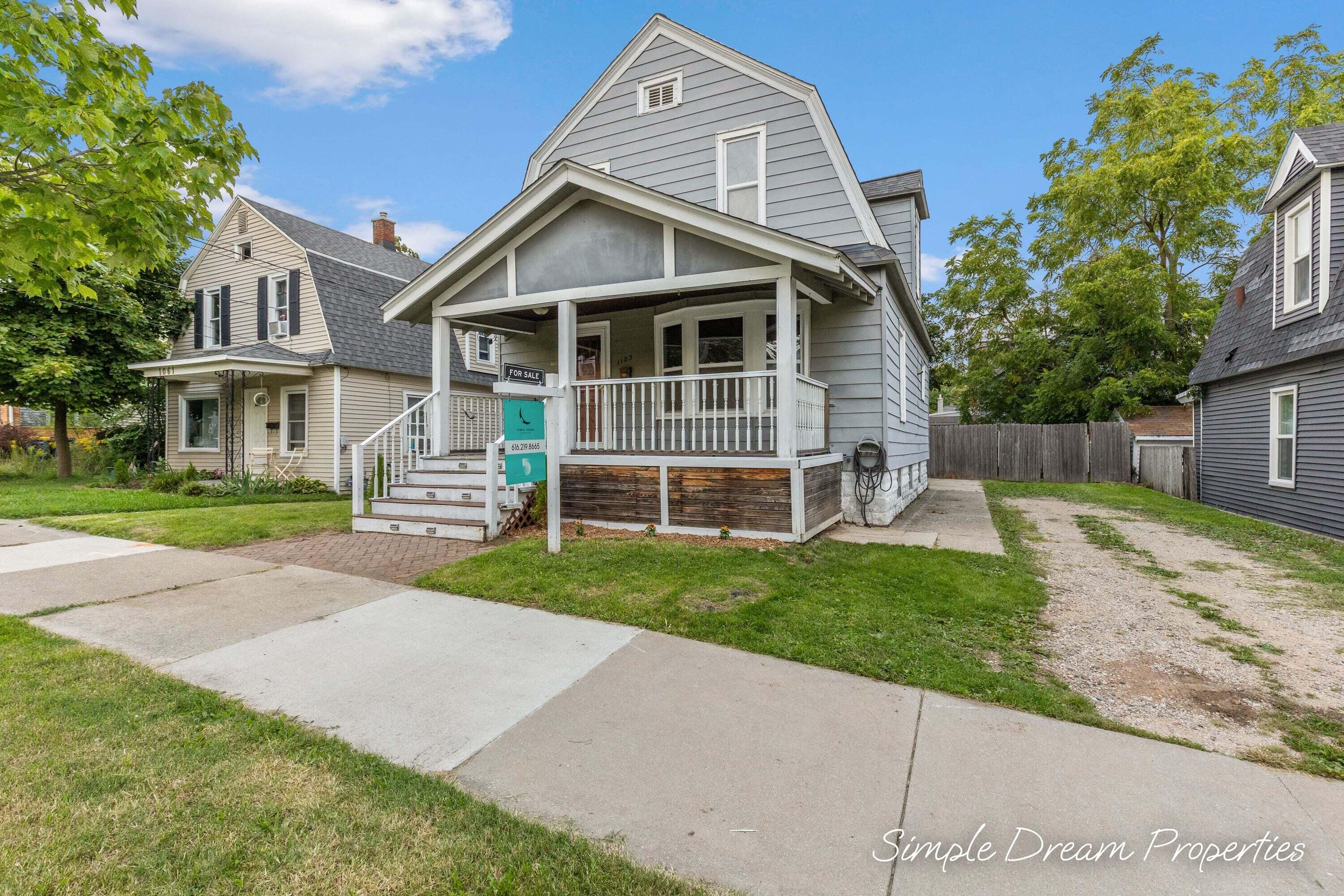 1103 Fountain Street NE — photo
