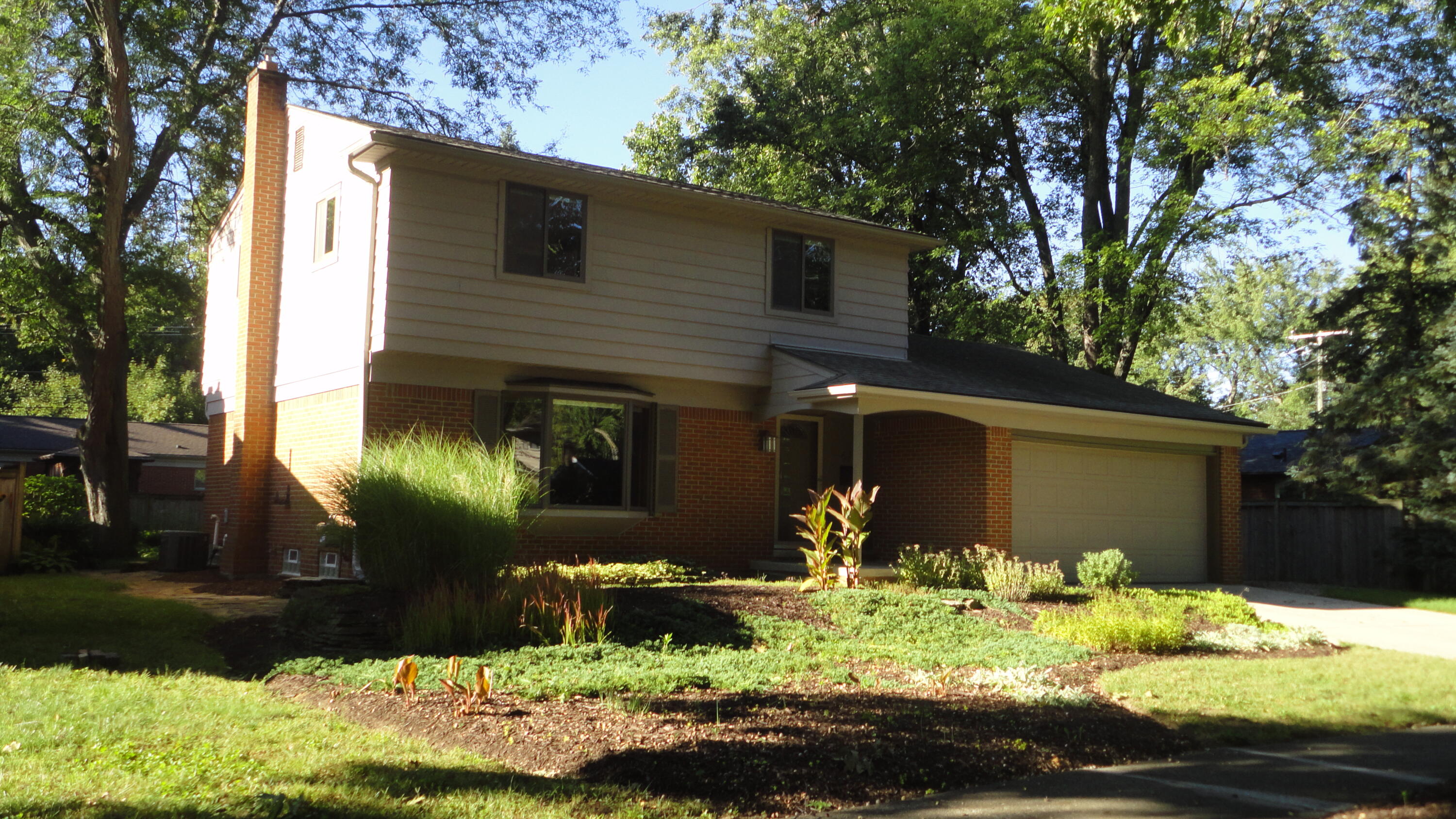674 Canterbury Drive — photo