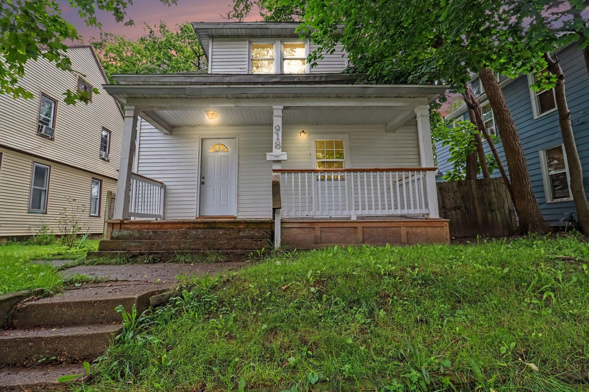 918 Dorchester Avenue SW — photo
