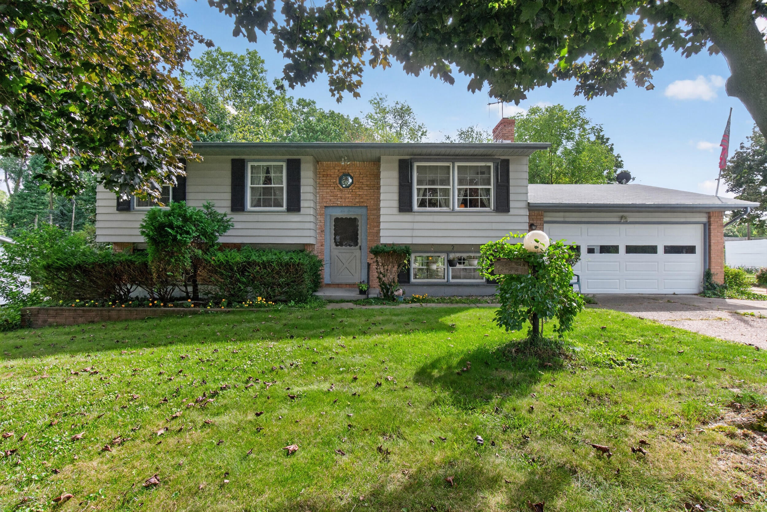 611 Charleston Road — photo