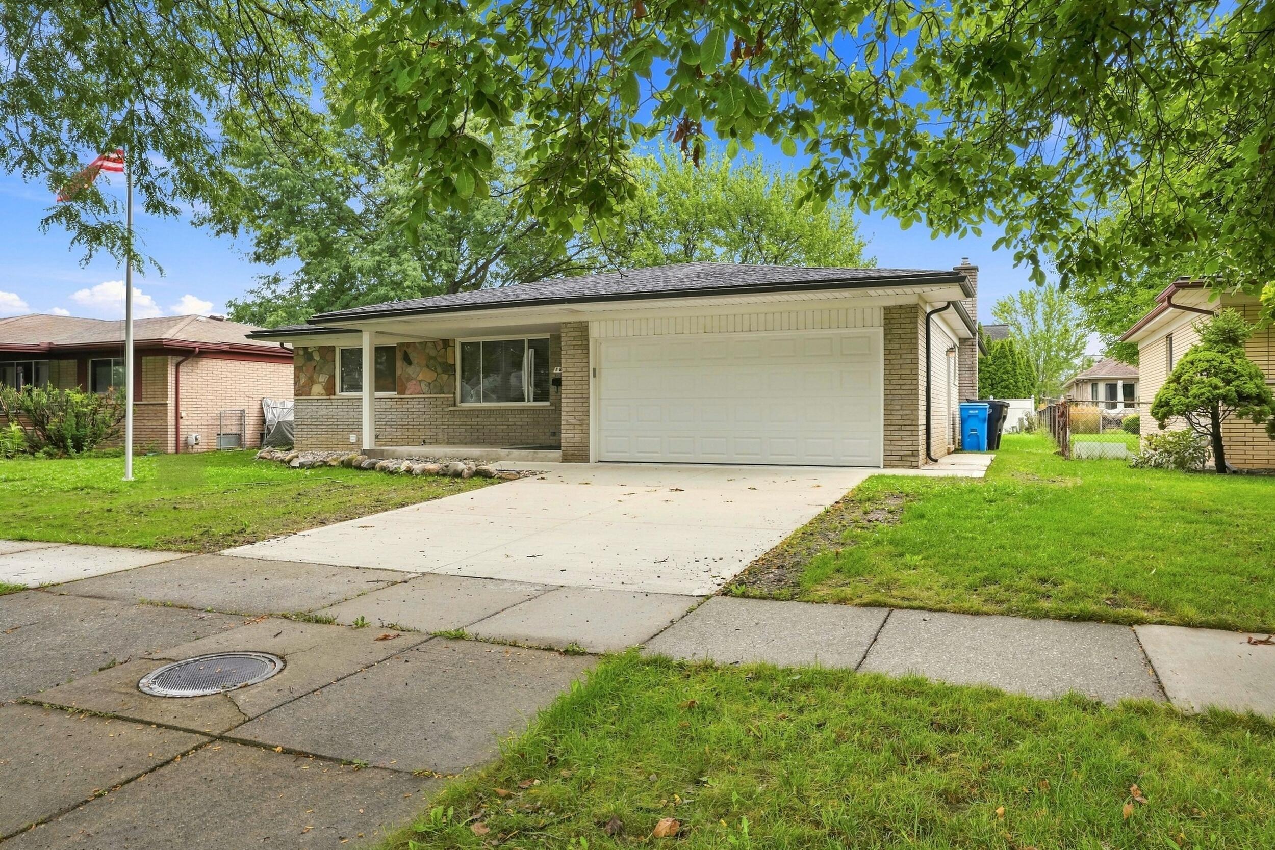 1810 Briarwood Drive — photo