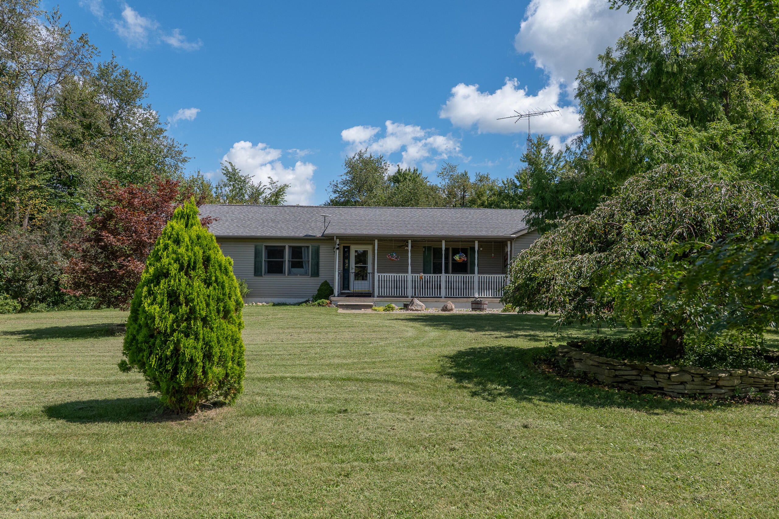 5749 Pioneer Road — photo