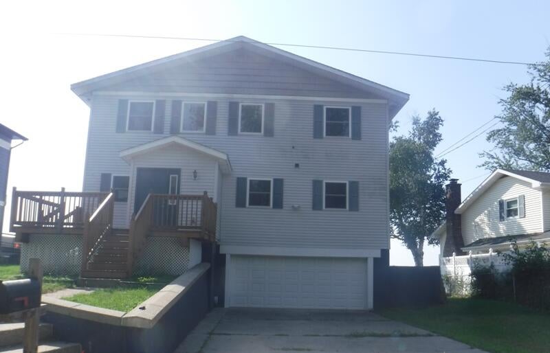 2918 E Shore Drive — photo