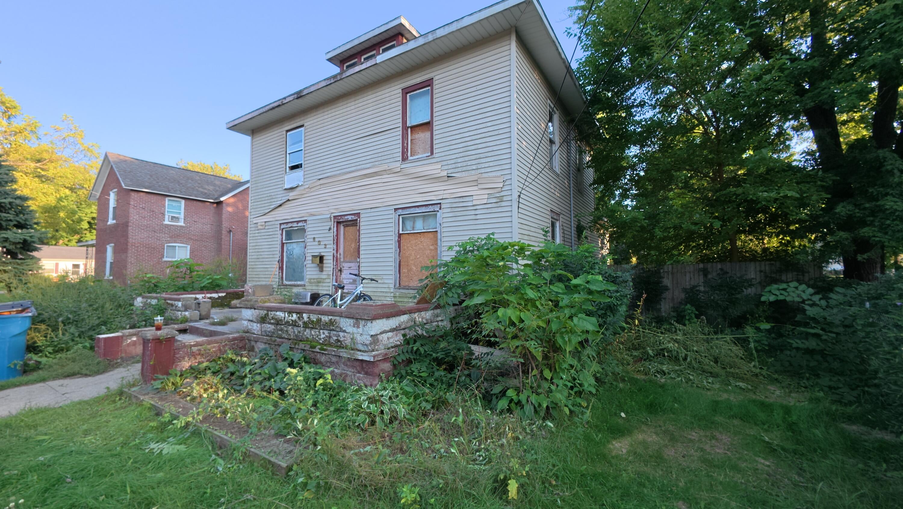 603 W High Street — photo