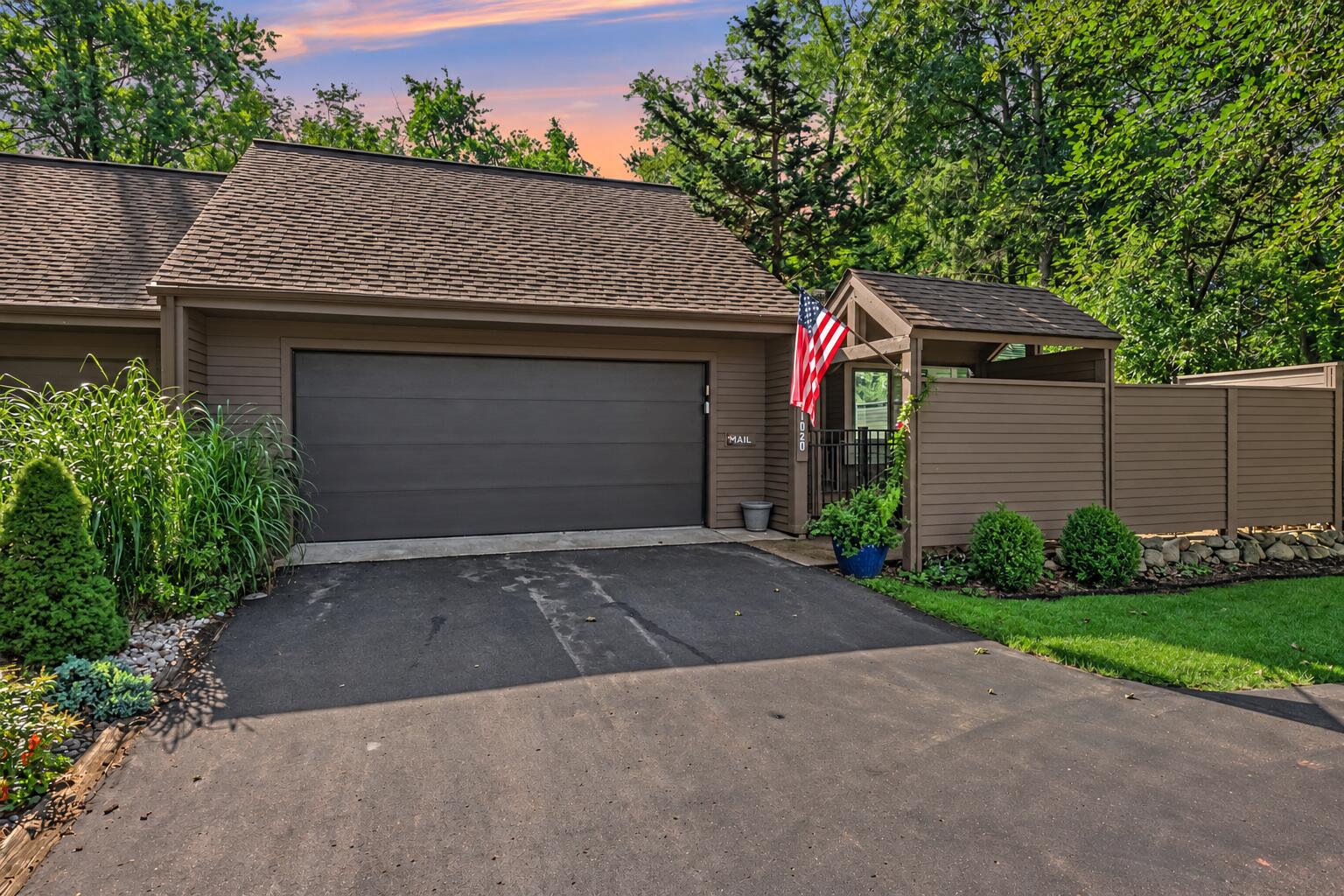 1020 Essex Circle — photo