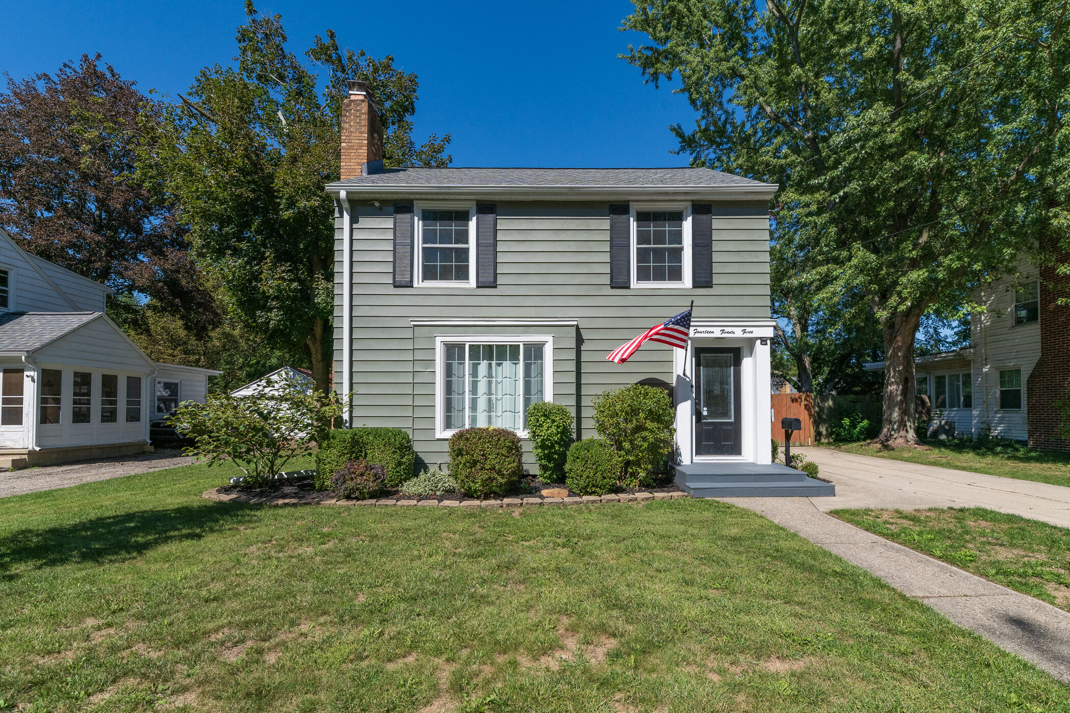 1423 Sheridan Drive — photo