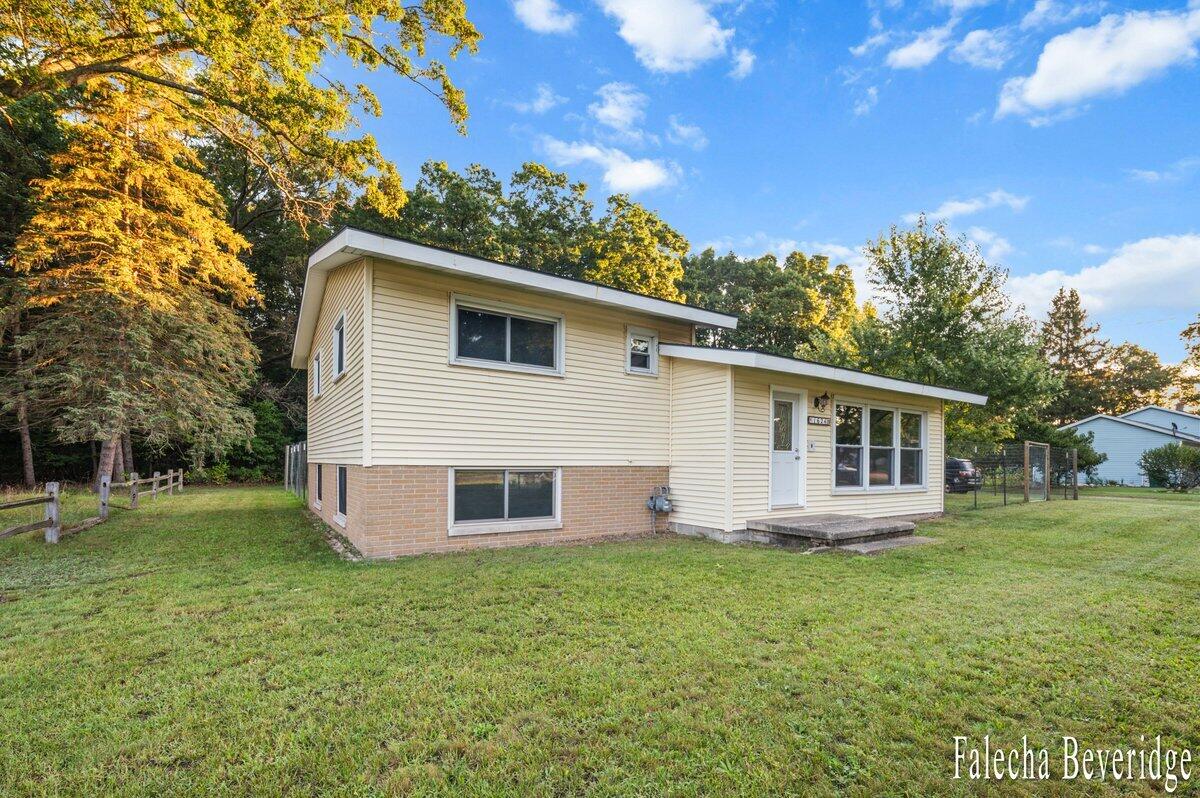 1624 W Giles Road — photo