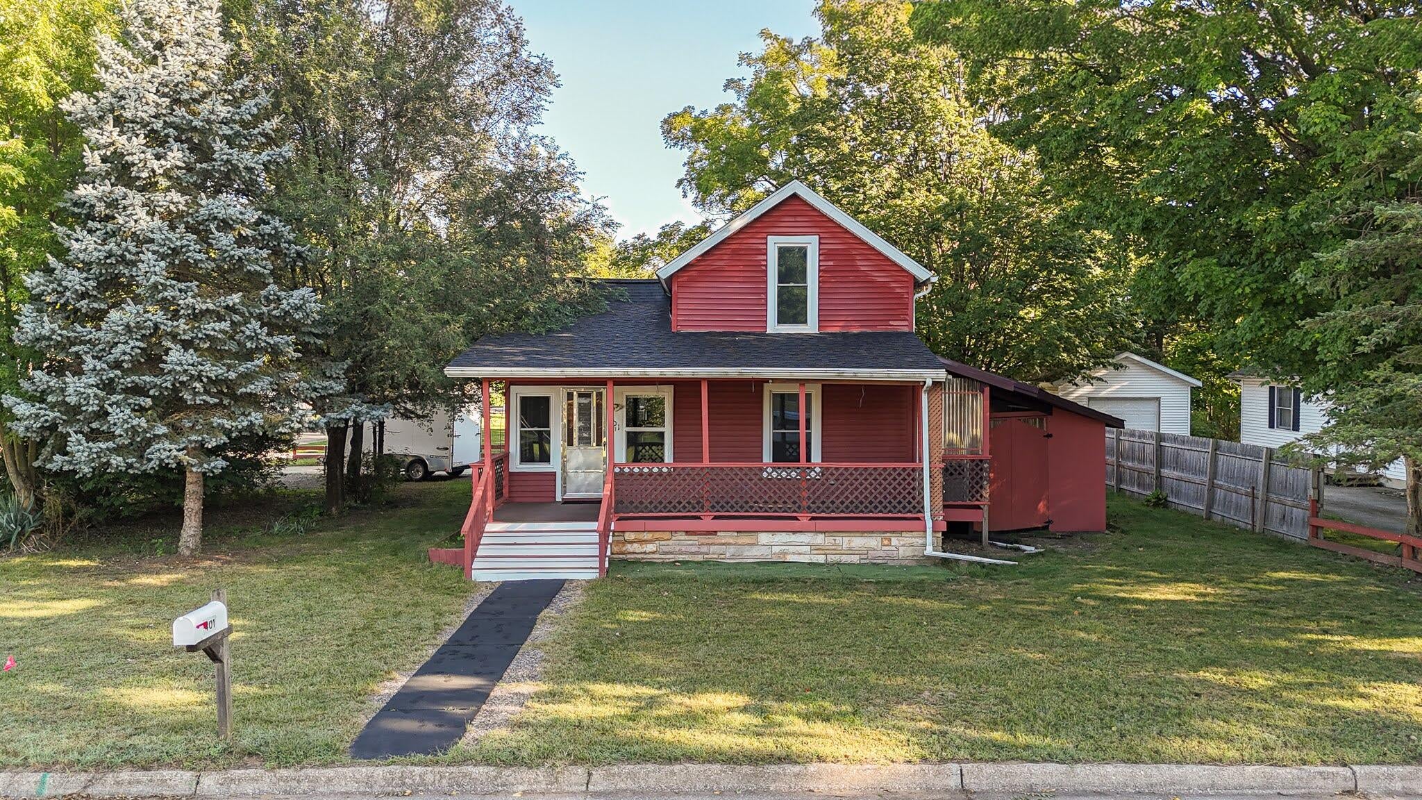 401 Sheldon Street — photo