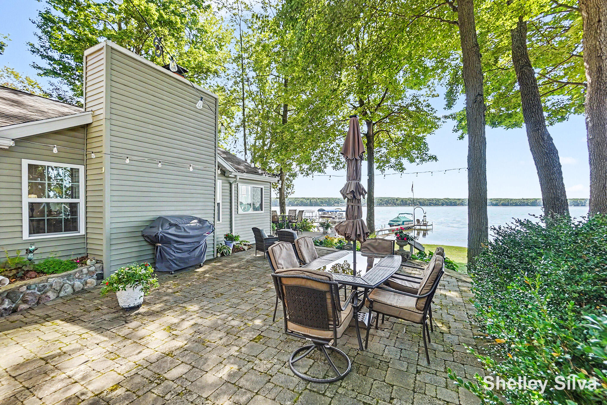 3220 Wolf Lake Drive — photo