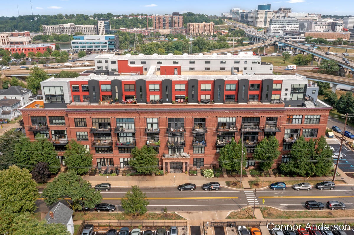 600 Broadway Avenue NW — photo