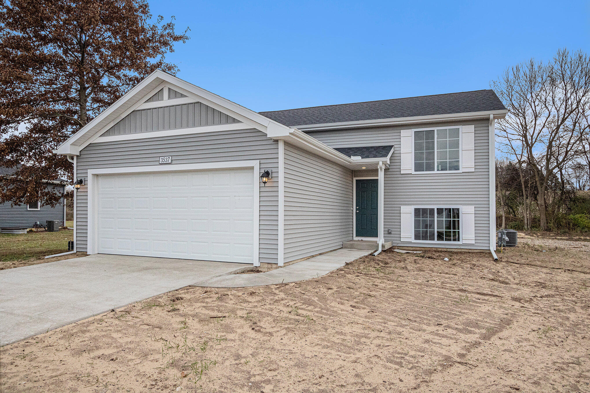 587 River Oaks Drive — photo