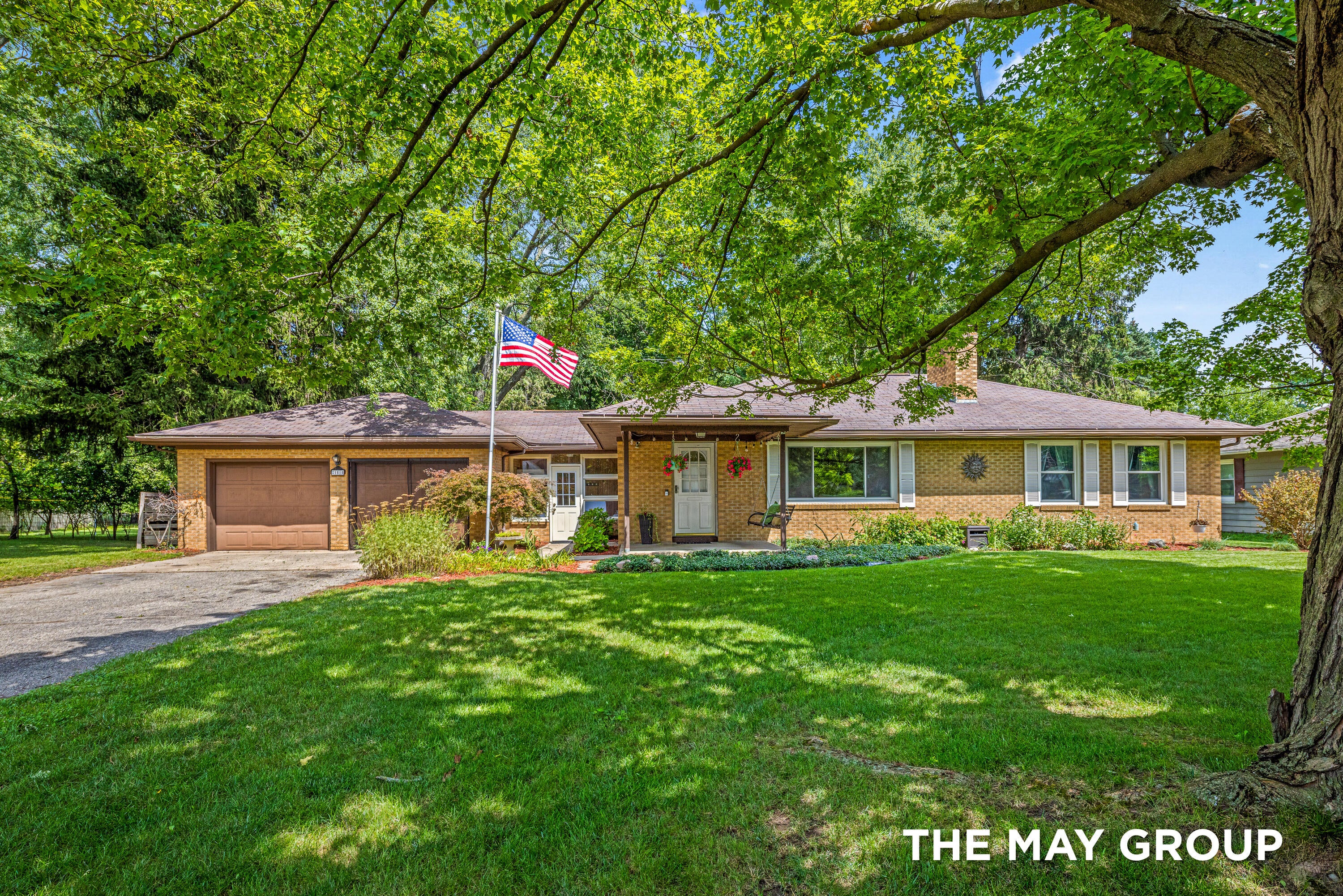 1515 Lancashire Drive SE — photo