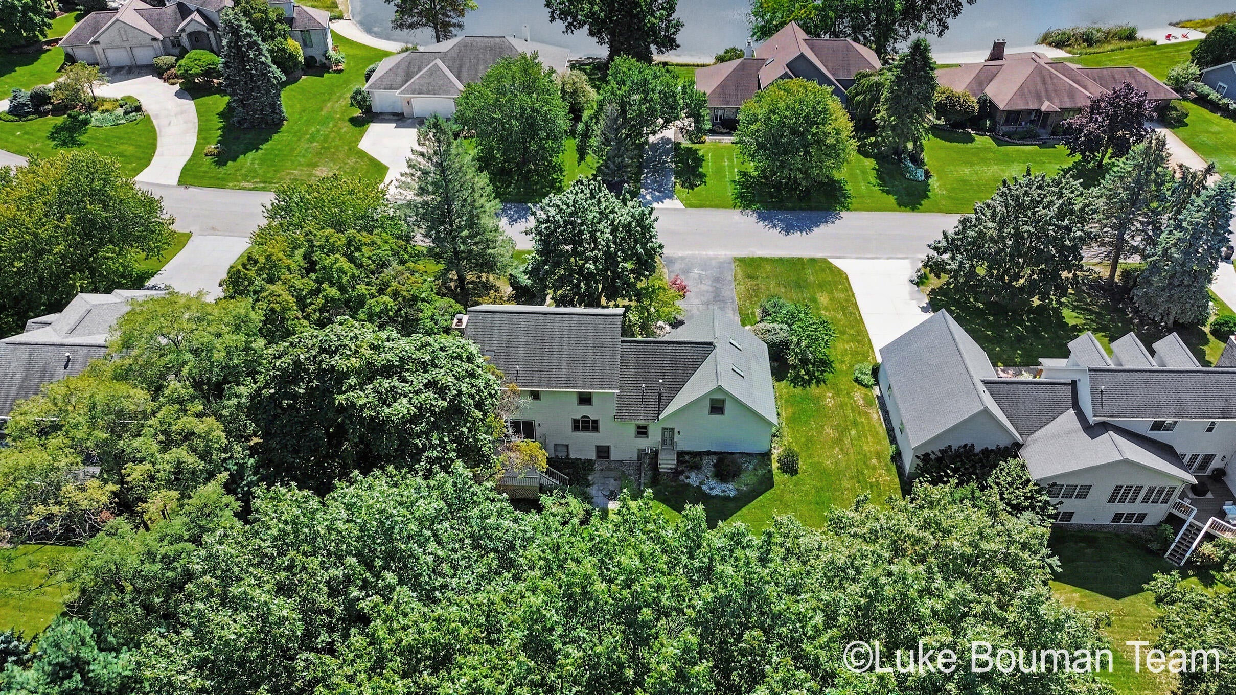 945 Bay Ridge Drive — photo