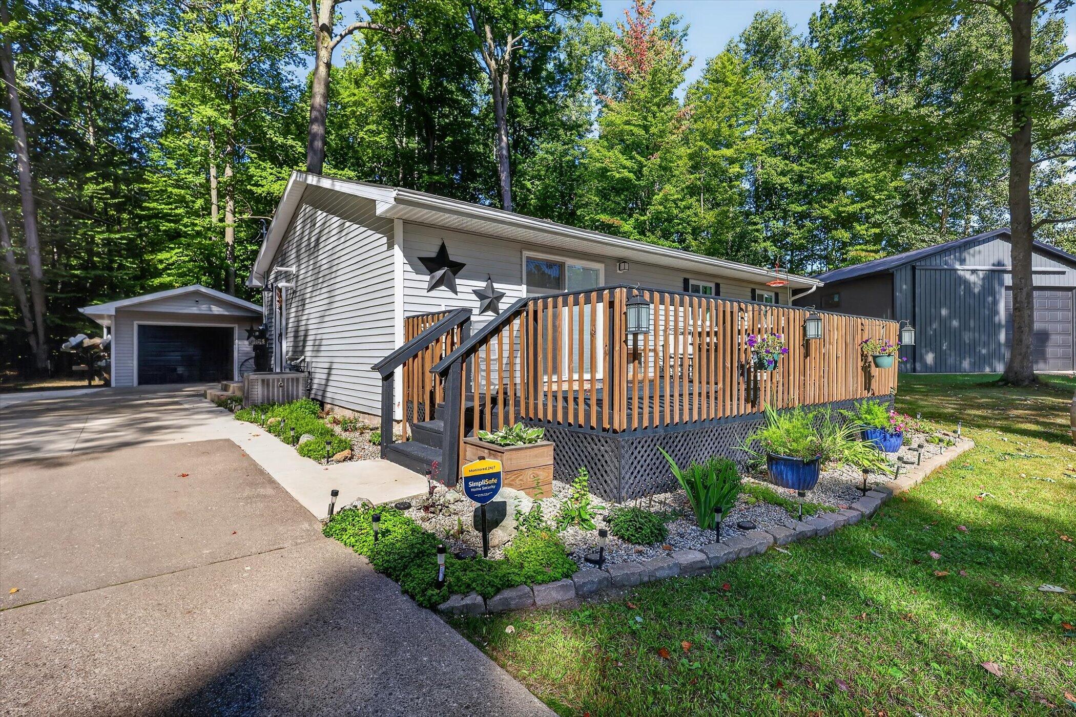 6633 Birchshore Drive — photo