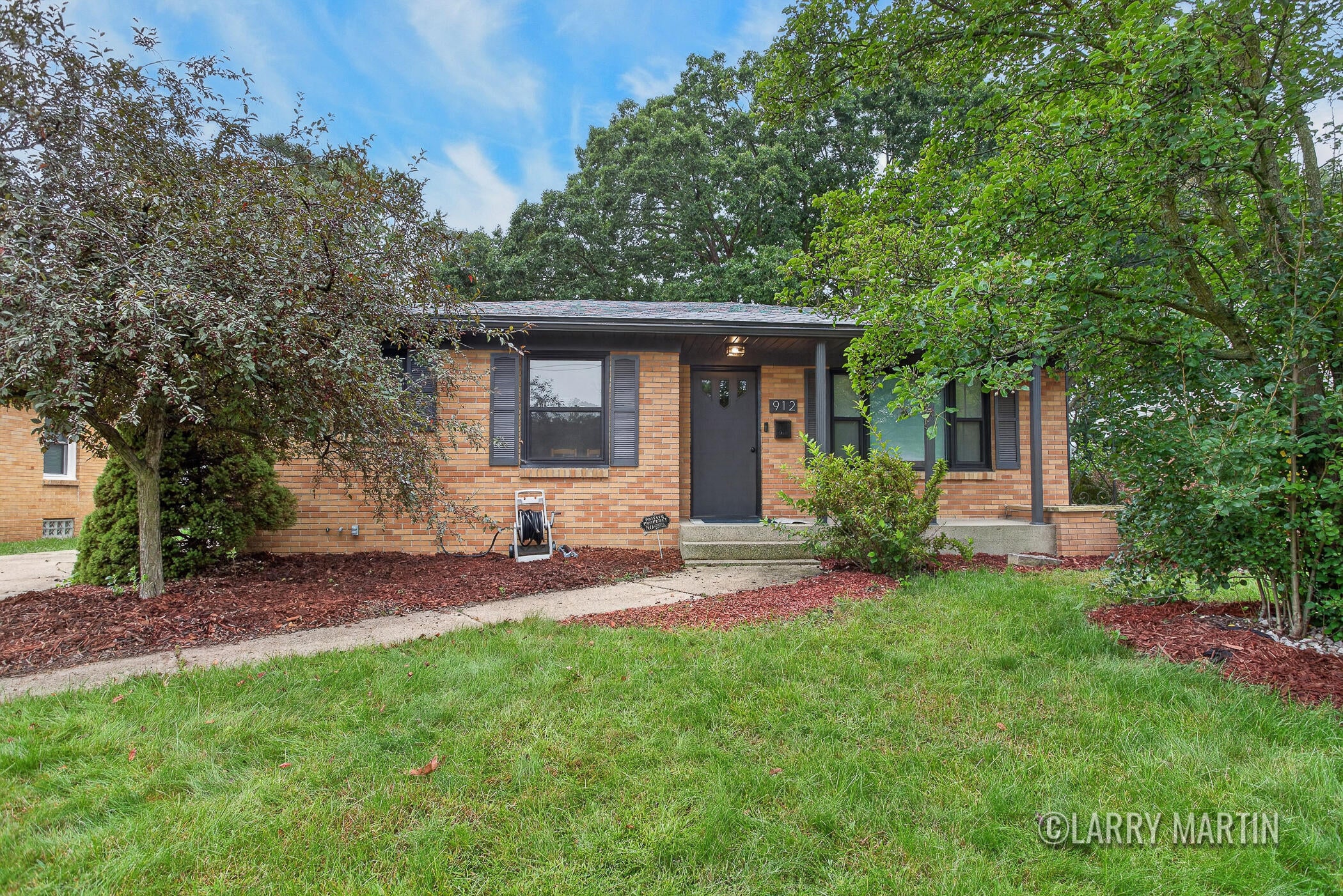 912 Ariebill Street SW — photo