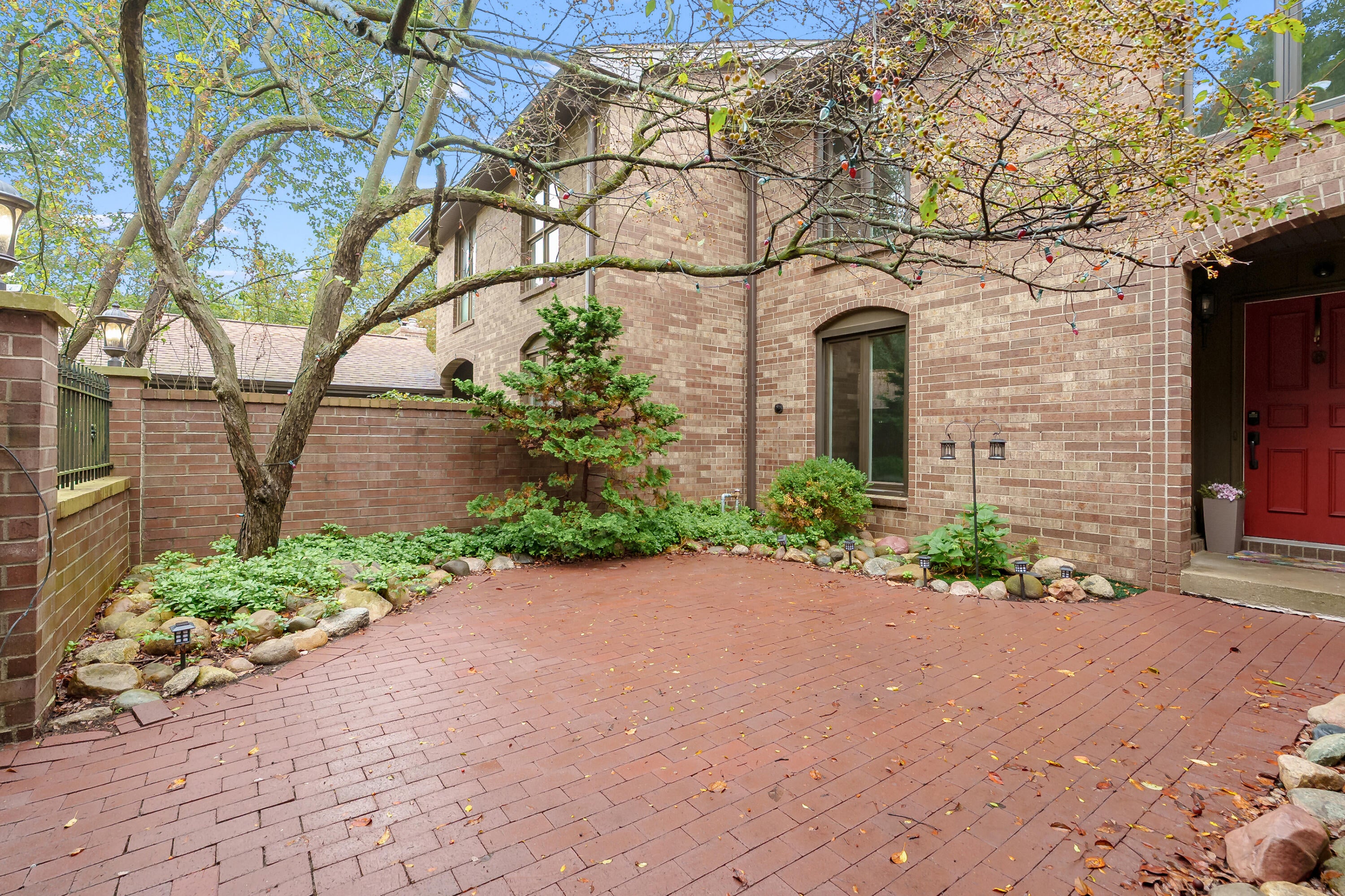 3648 Woodcliff Drive — photo