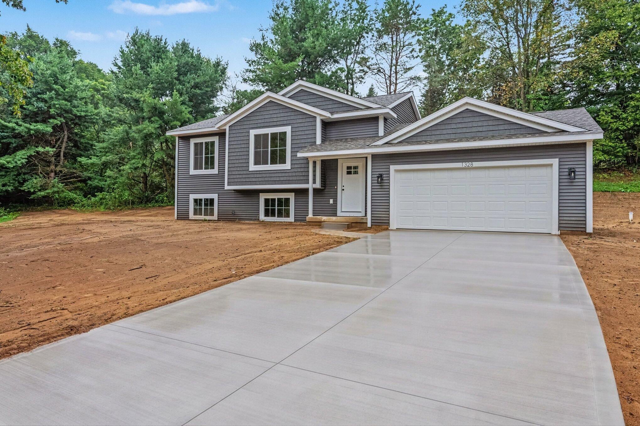 1328 Red Fox Court — photo