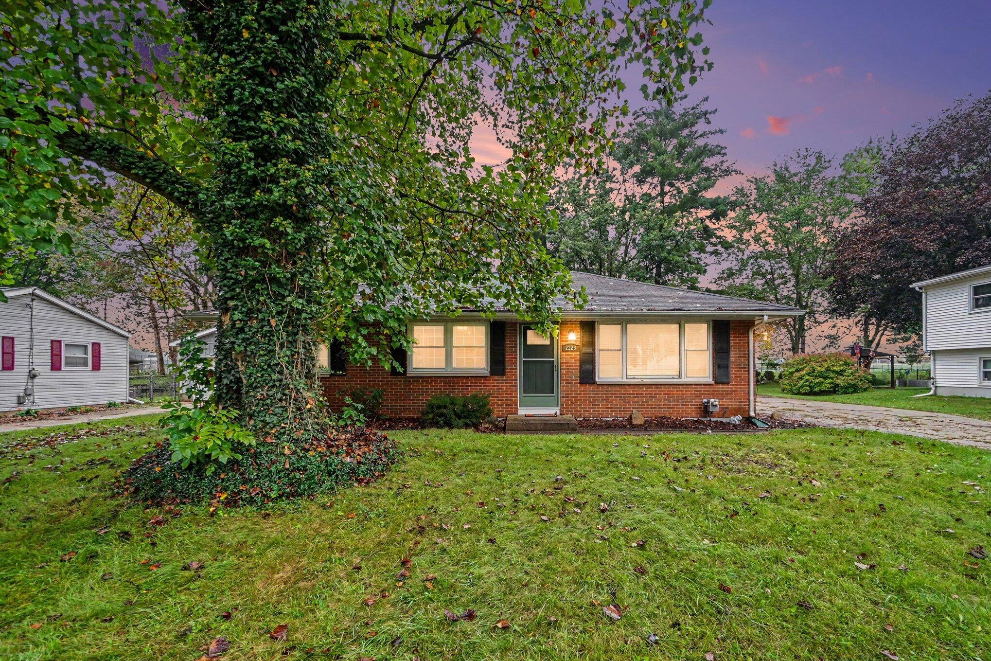 2223 Cumberland Street — photo