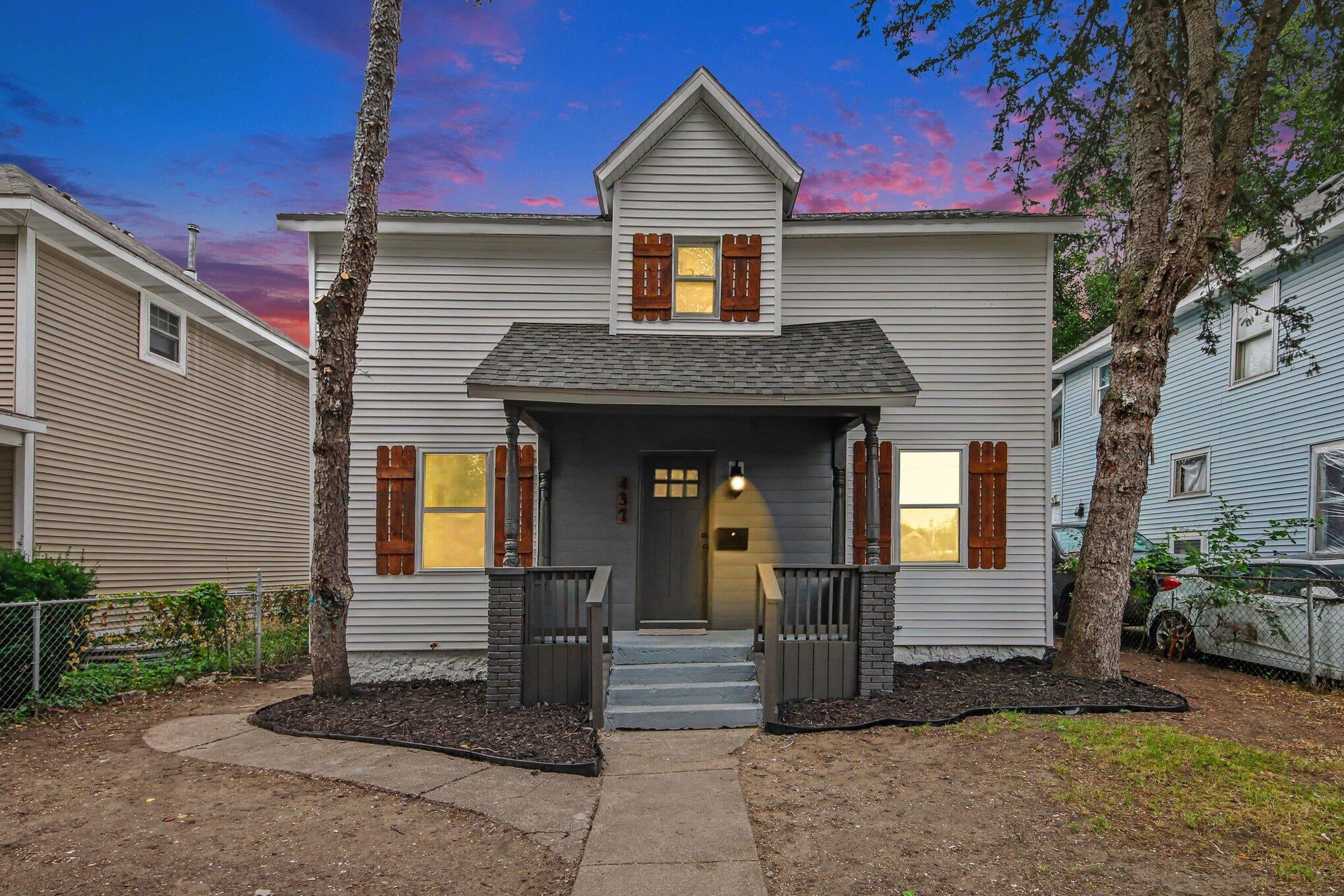437 Woodlawn Street SE — photo
