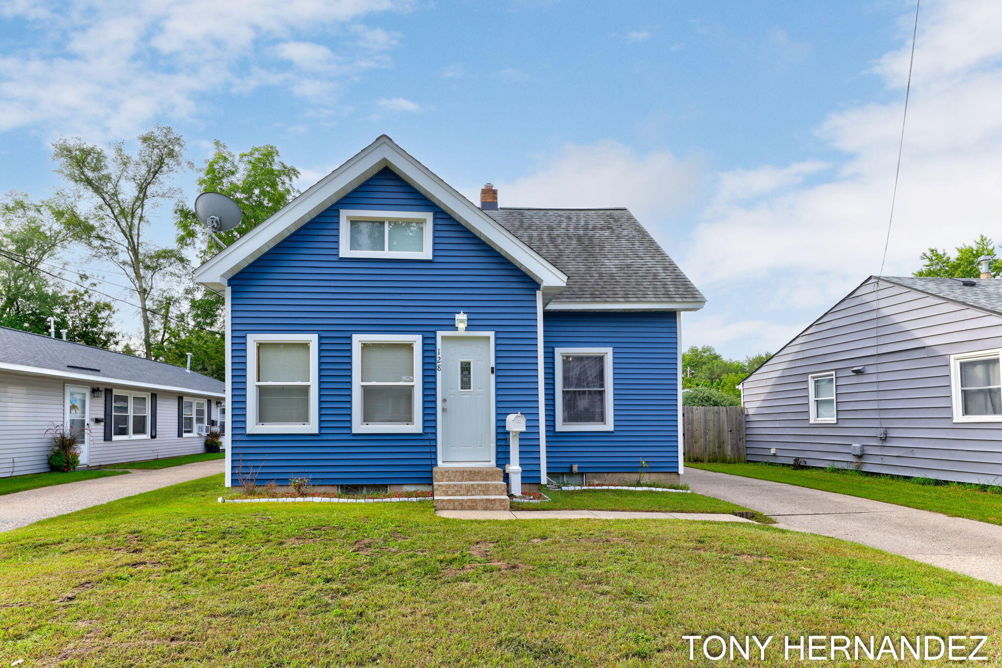 128 Burt Street SE — photo