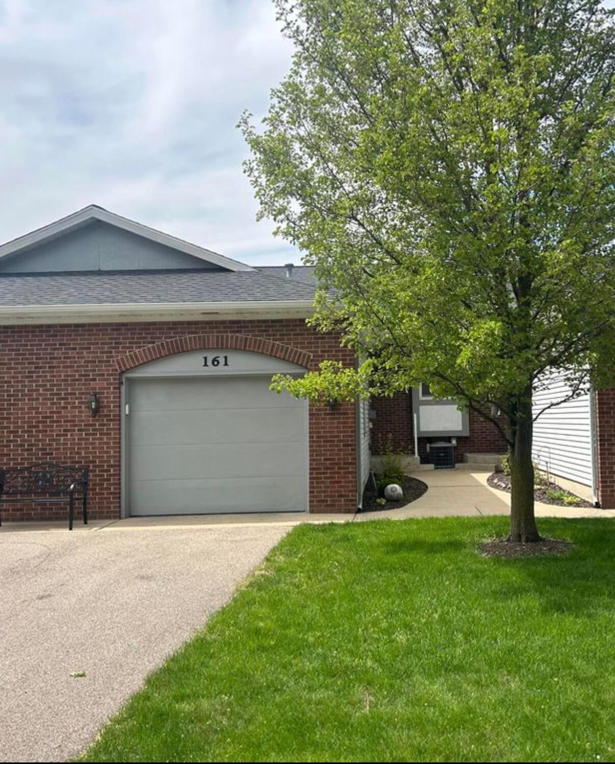 161 Laurelwood Court SW — photo