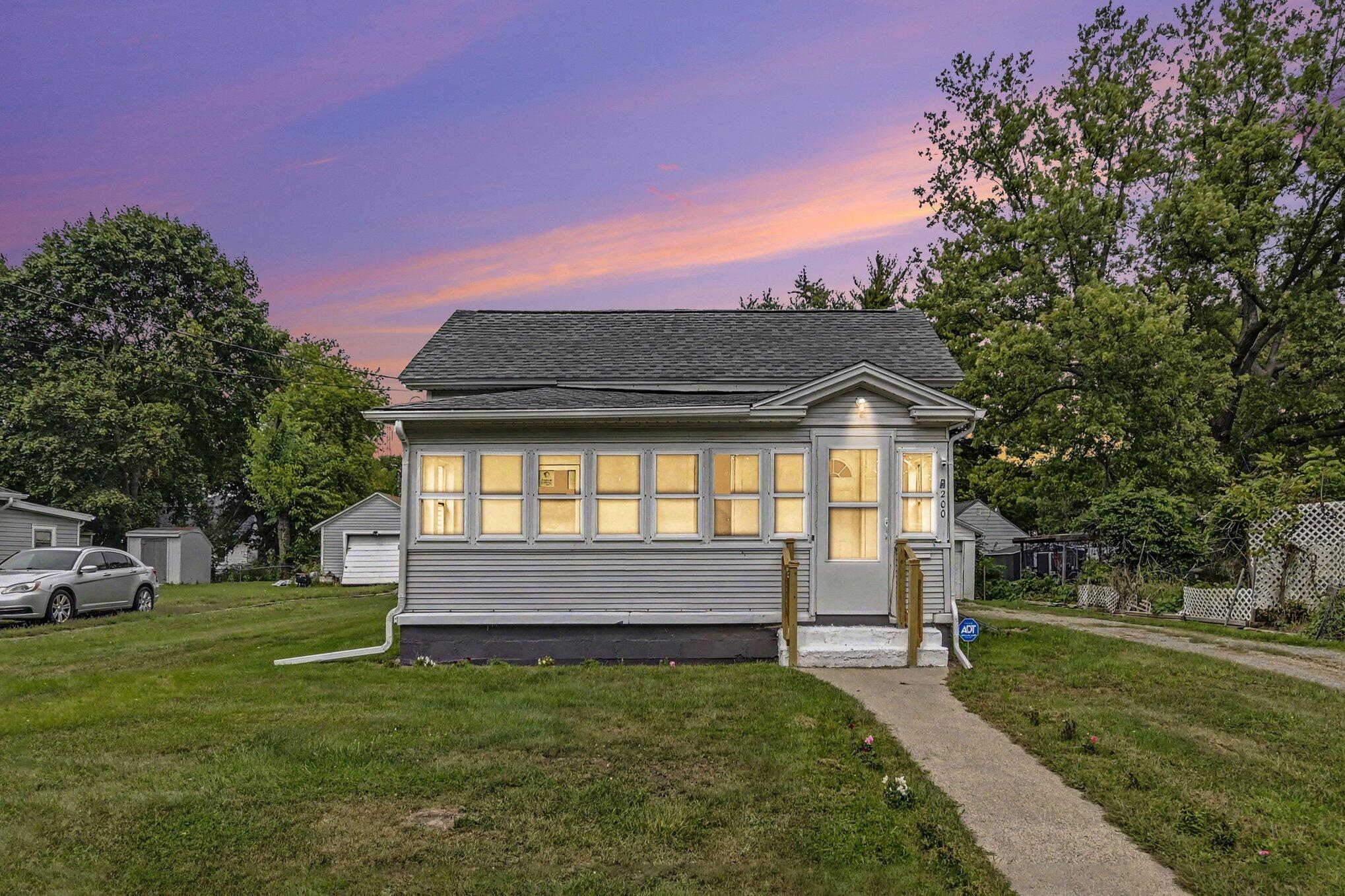200 E Porter Street, Jackson, MI 49202 — photo 2