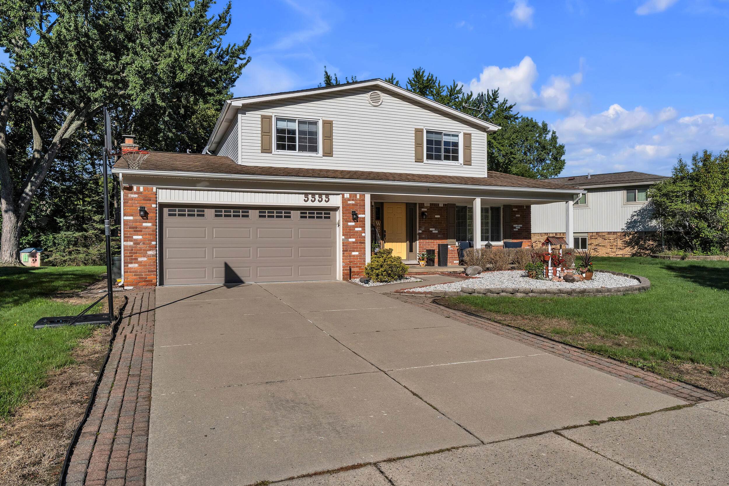 5555 Patterson Drive, Troy, MI 48085 — photo 2