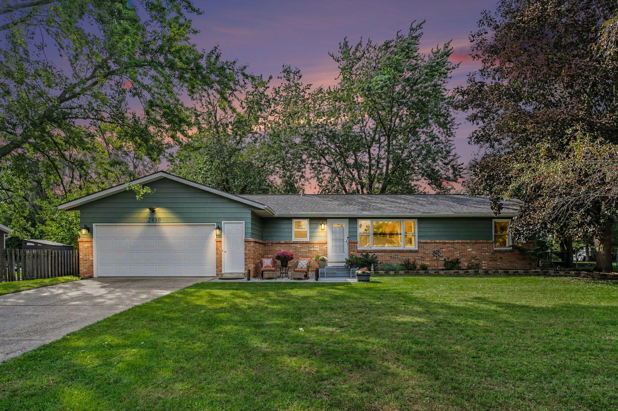 2430 Oak Hollow Drive — photo