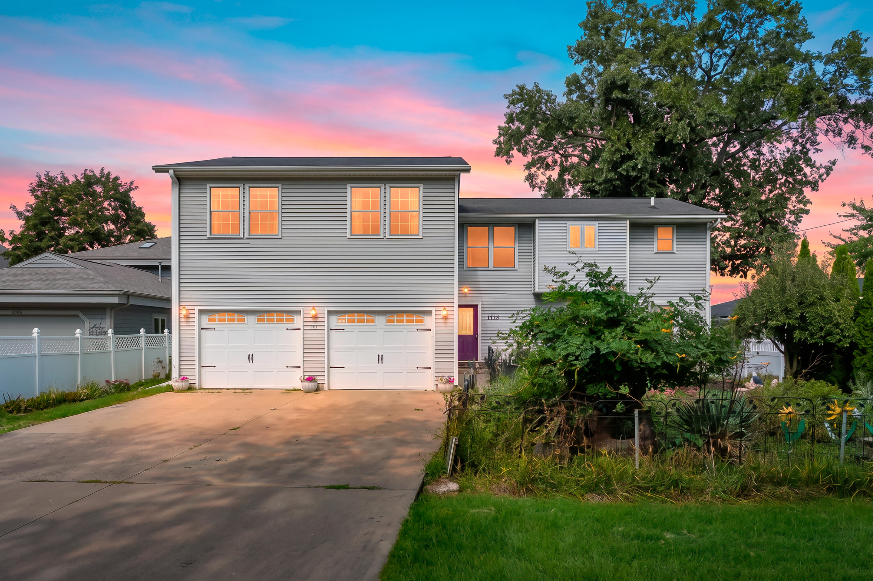 1713 Lakeview Drive — photo