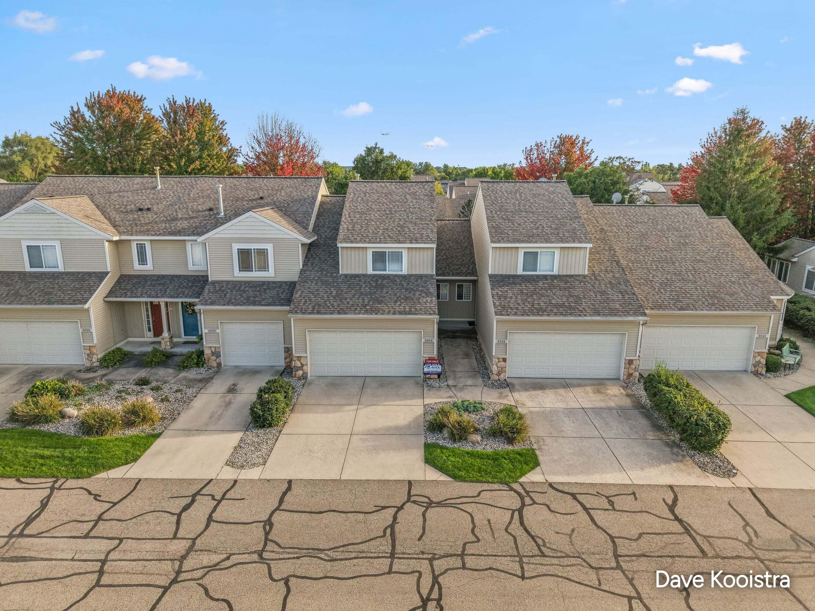 2934 Edgestone Drive — photo